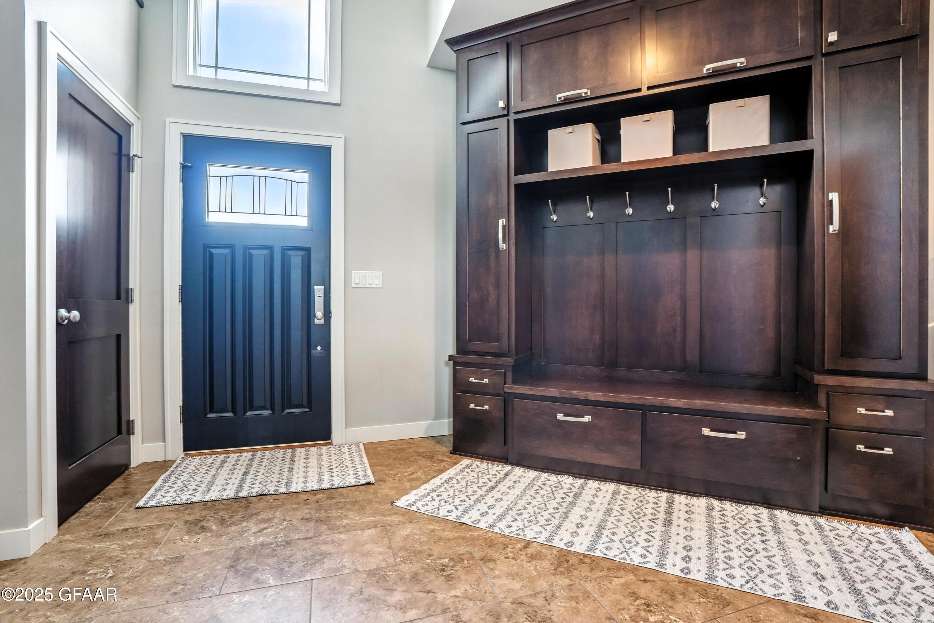 623 VINEYARD Drive