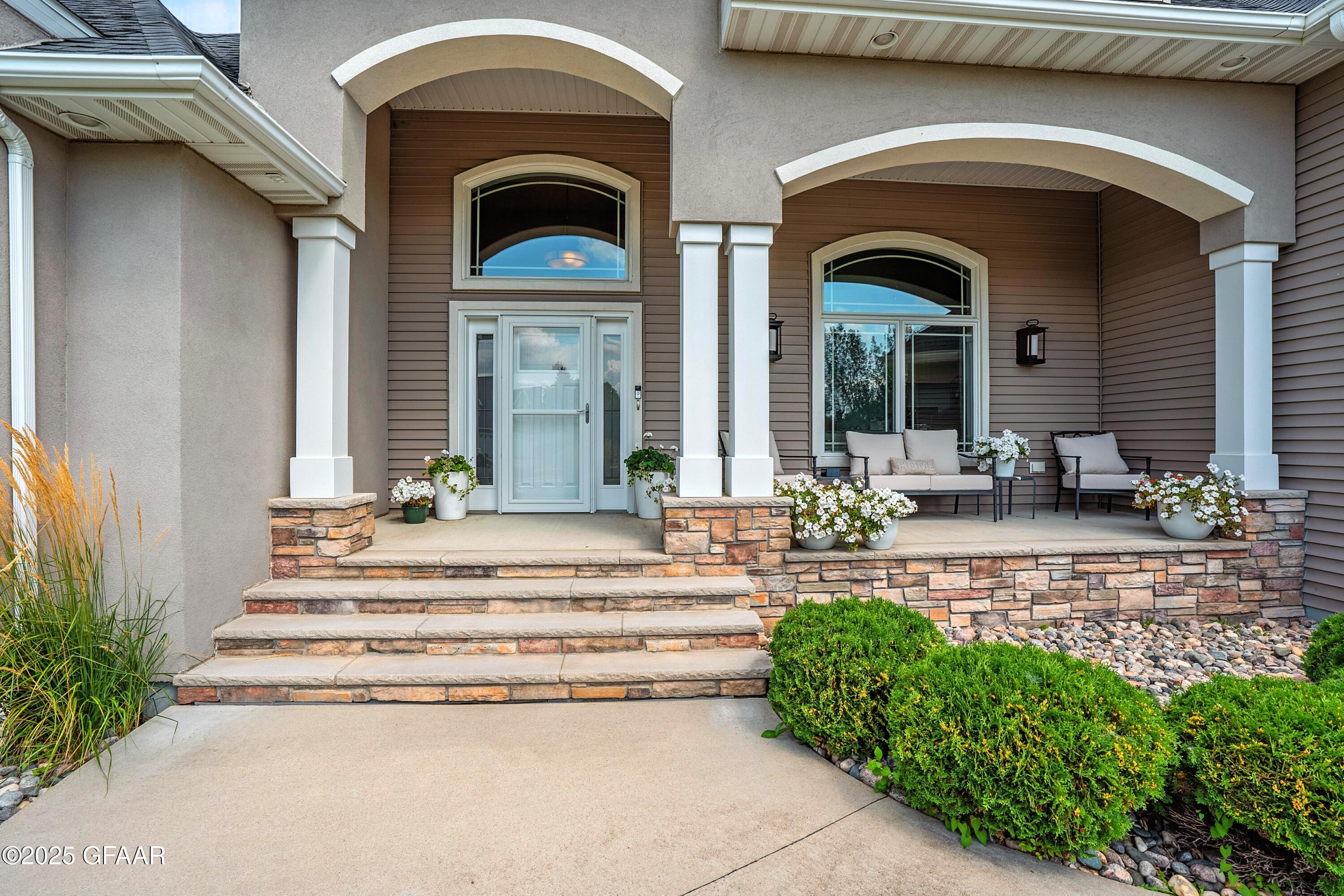 623 VINEYARD Drive