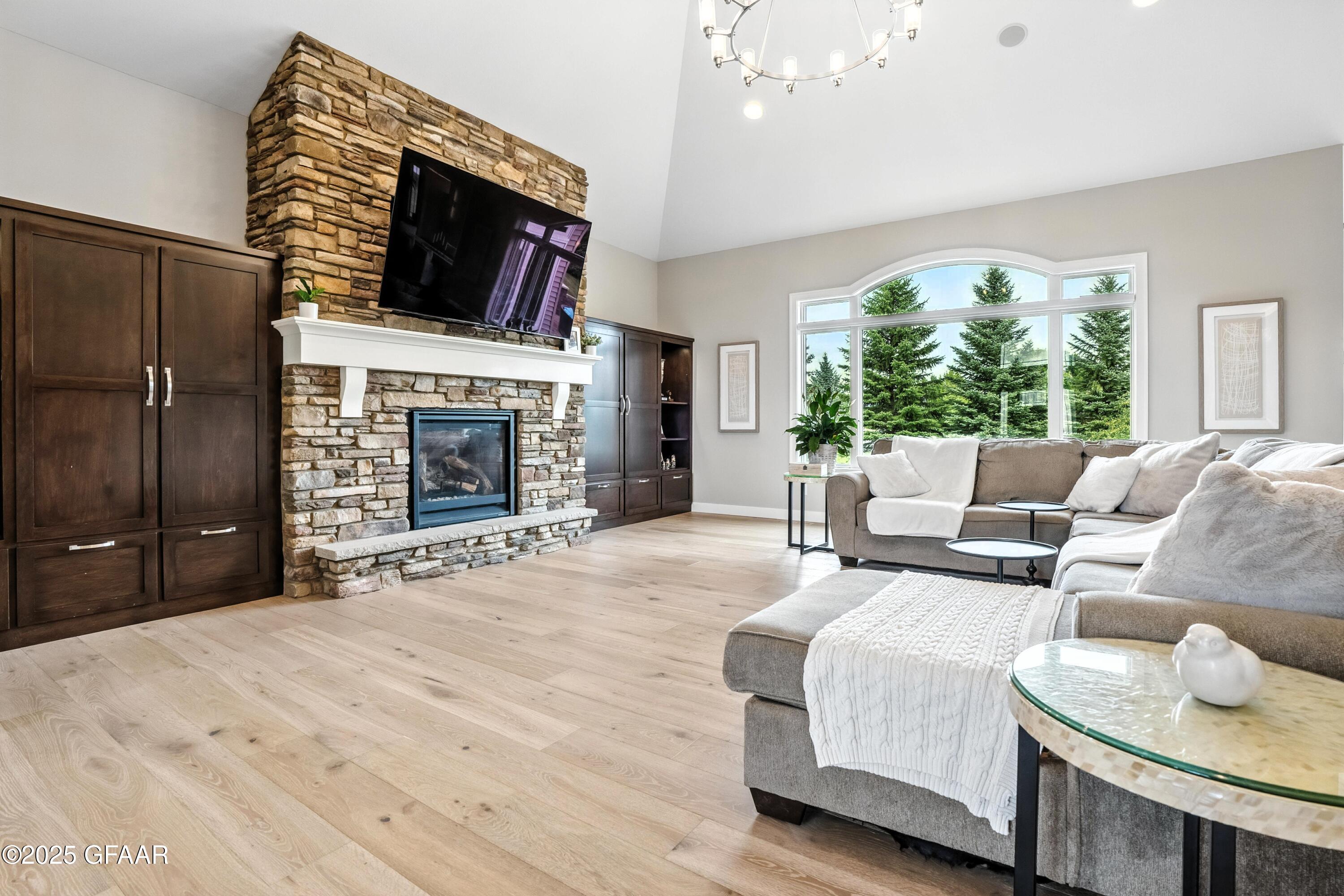 623 VINEYARD Drive