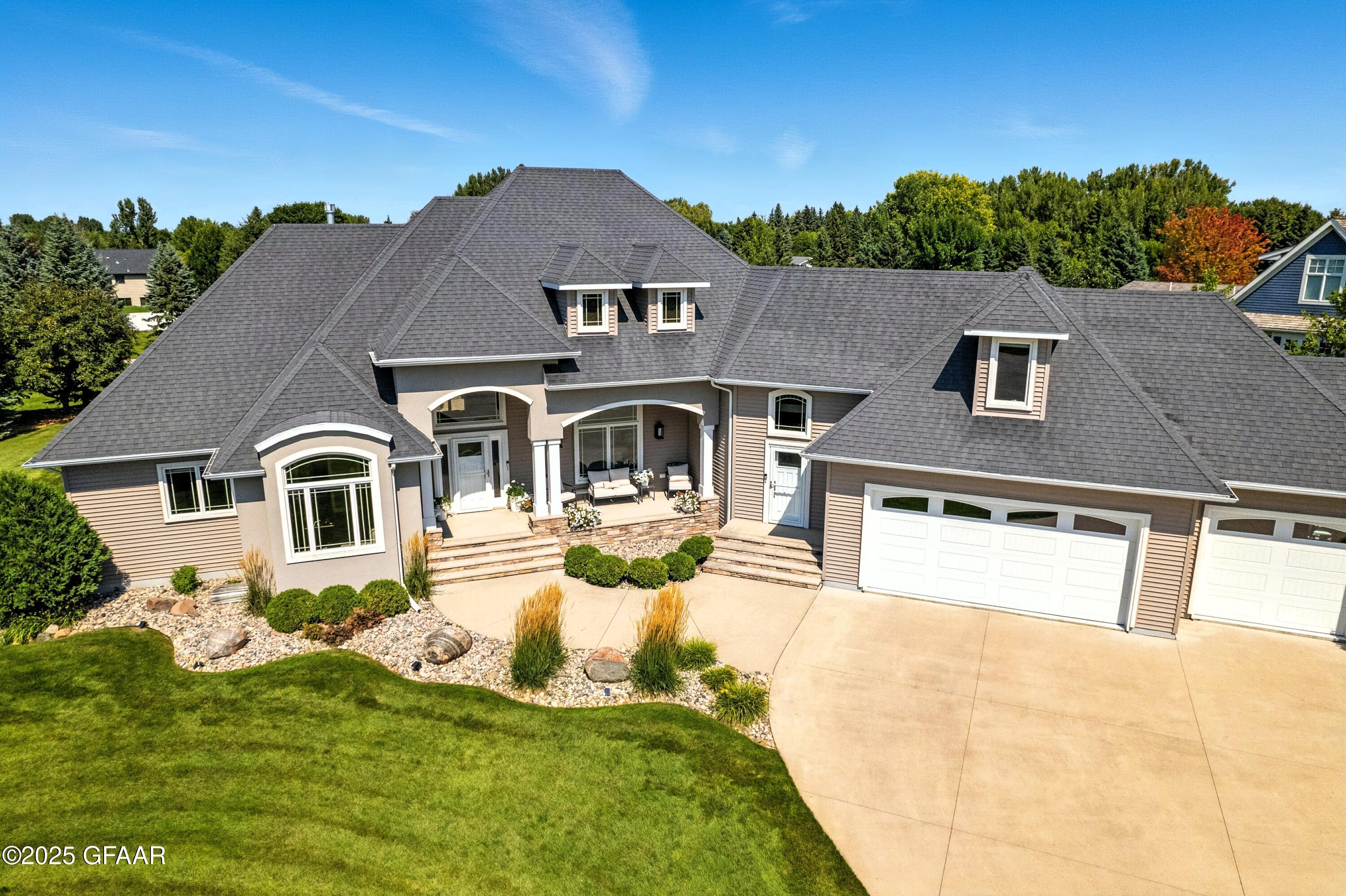 623 VINEYARD Drive