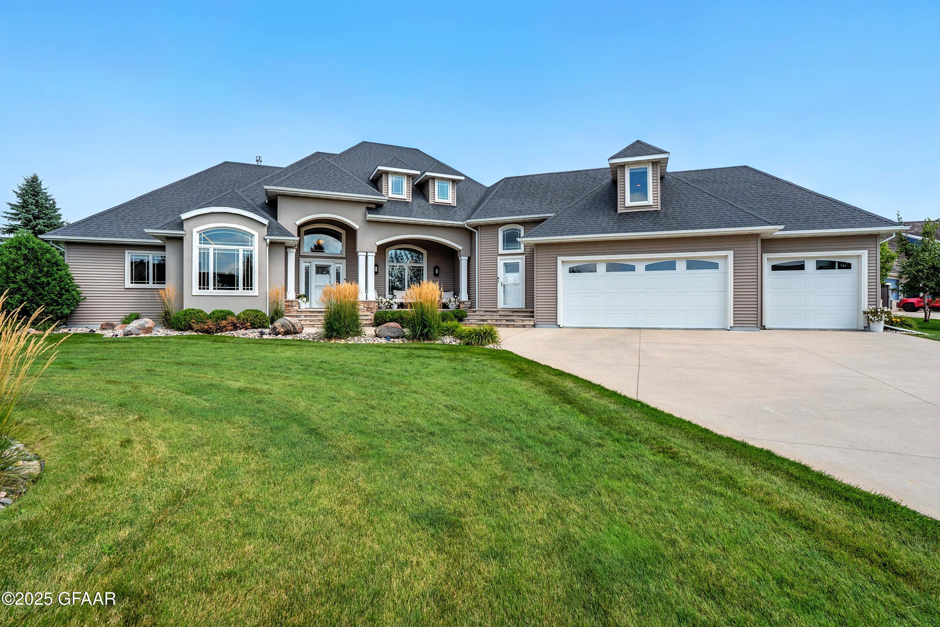 623 VINEYARD Drive