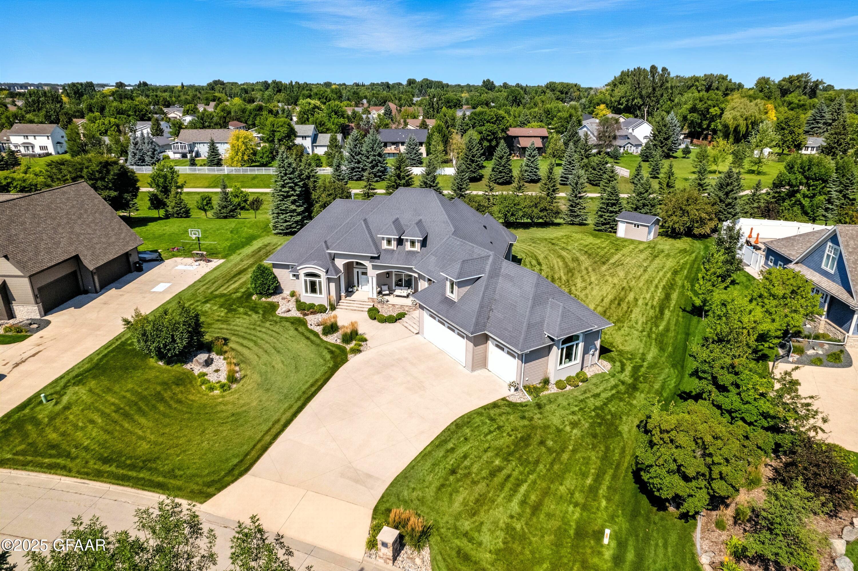 623 VINEYARD Drive