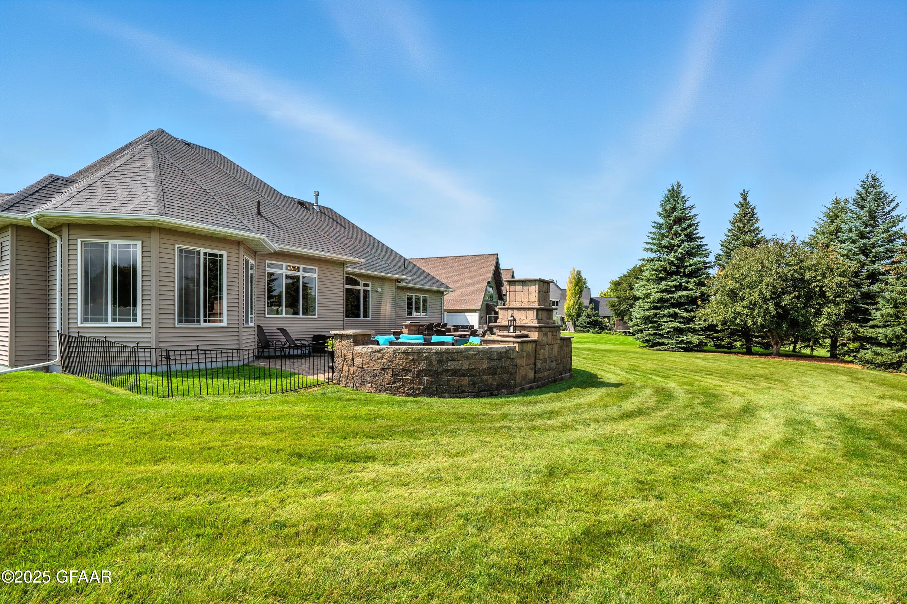623 VINEYARD Drive
