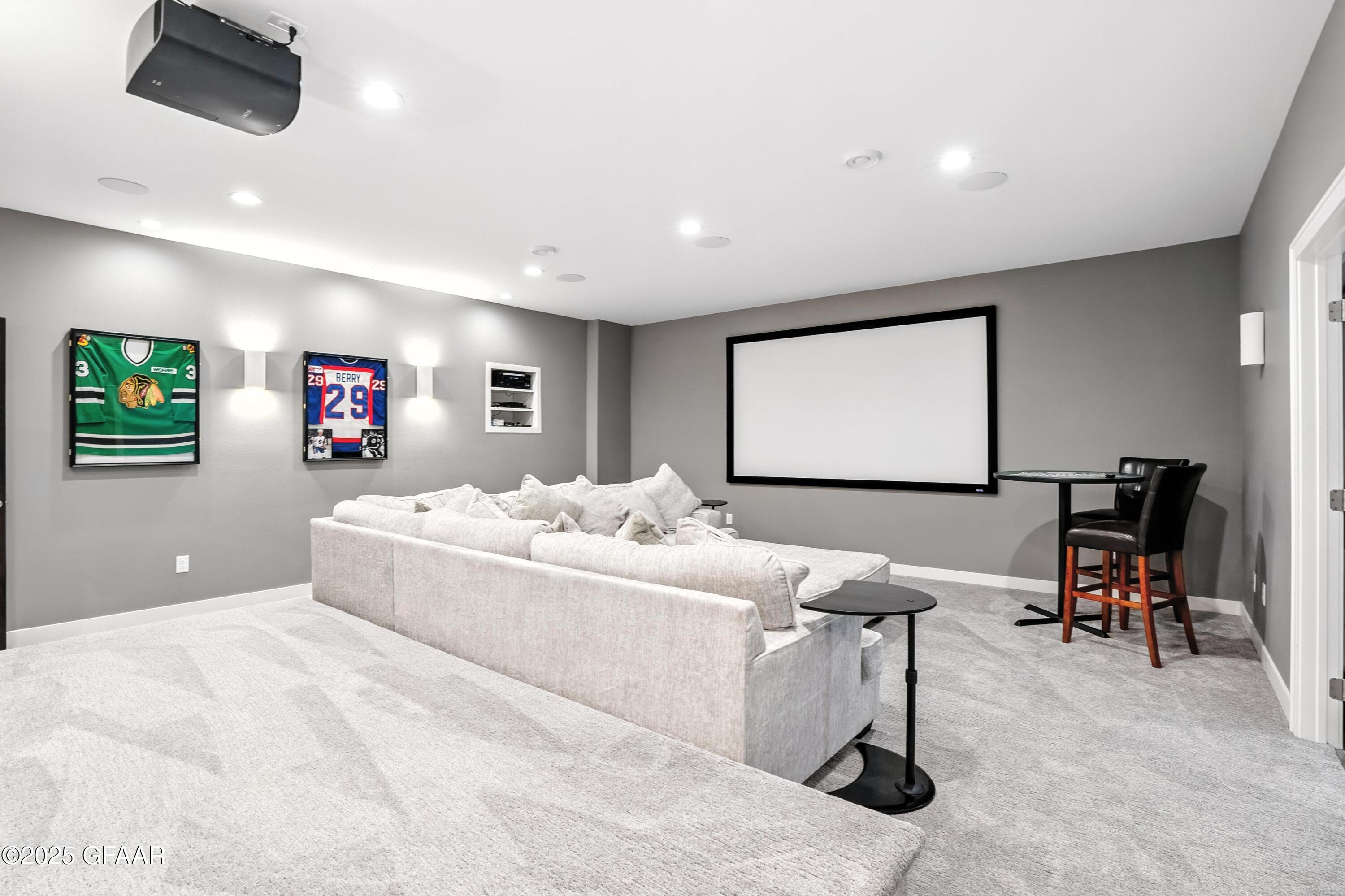 623 VINEYARD Drive