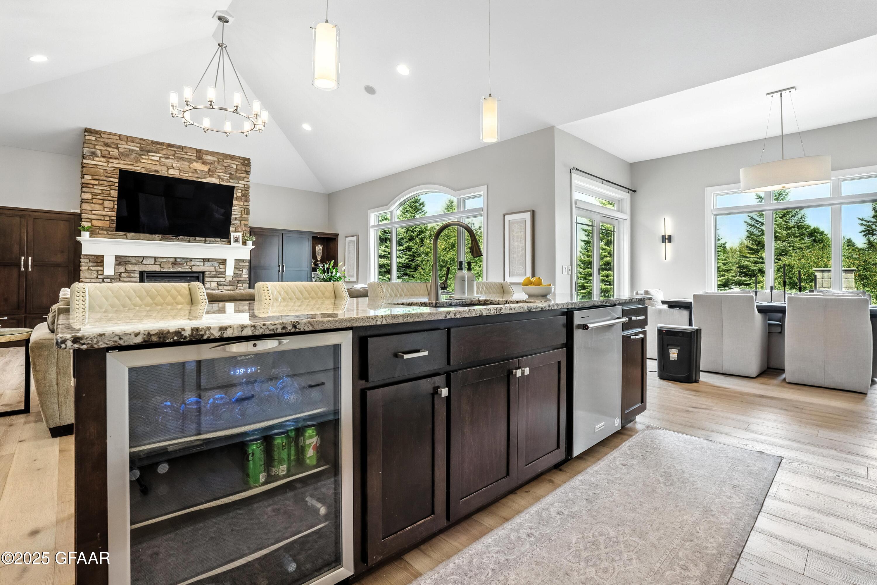 623 VINEYARD Drive