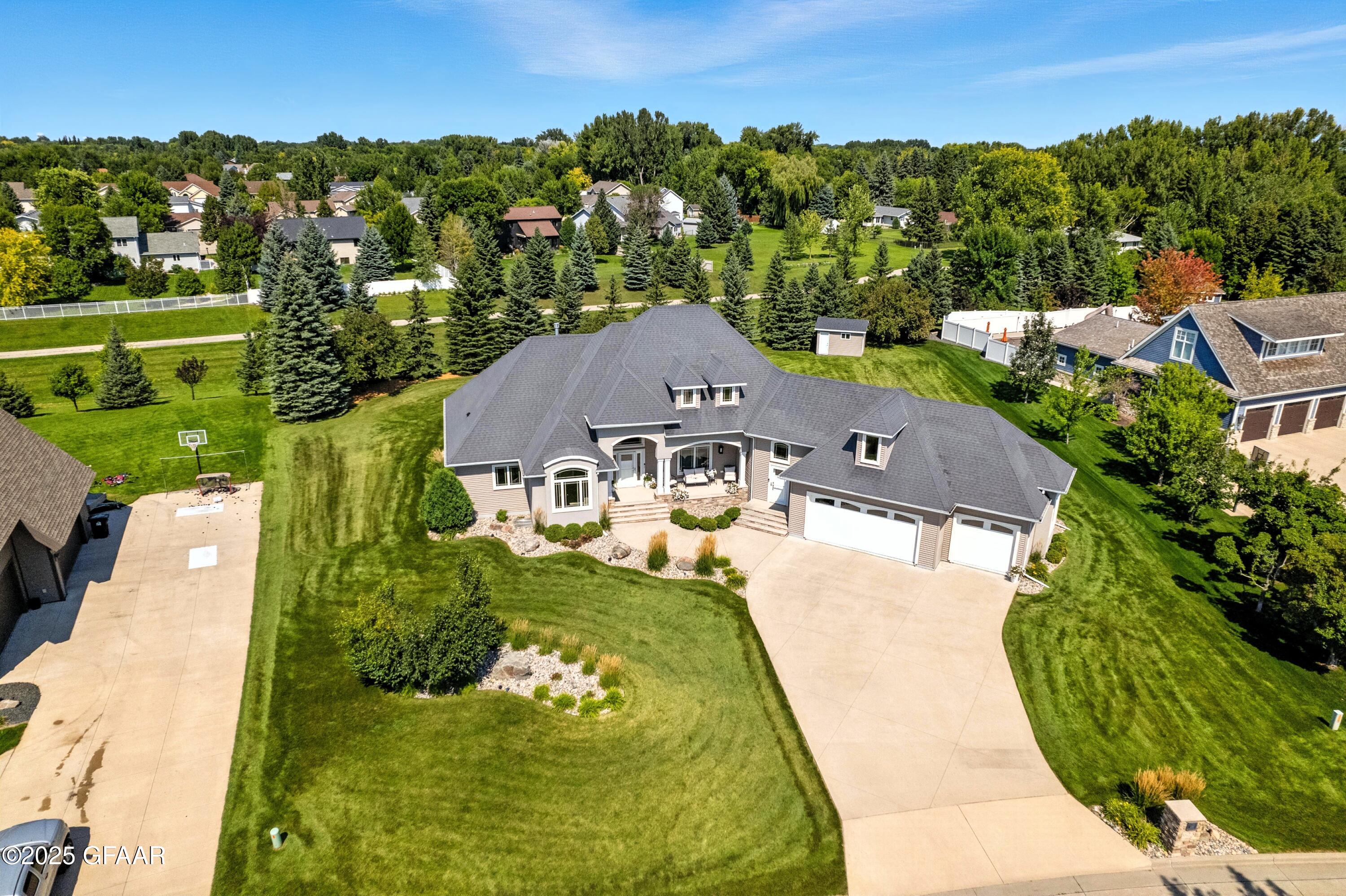 623 VINEYARD Drive