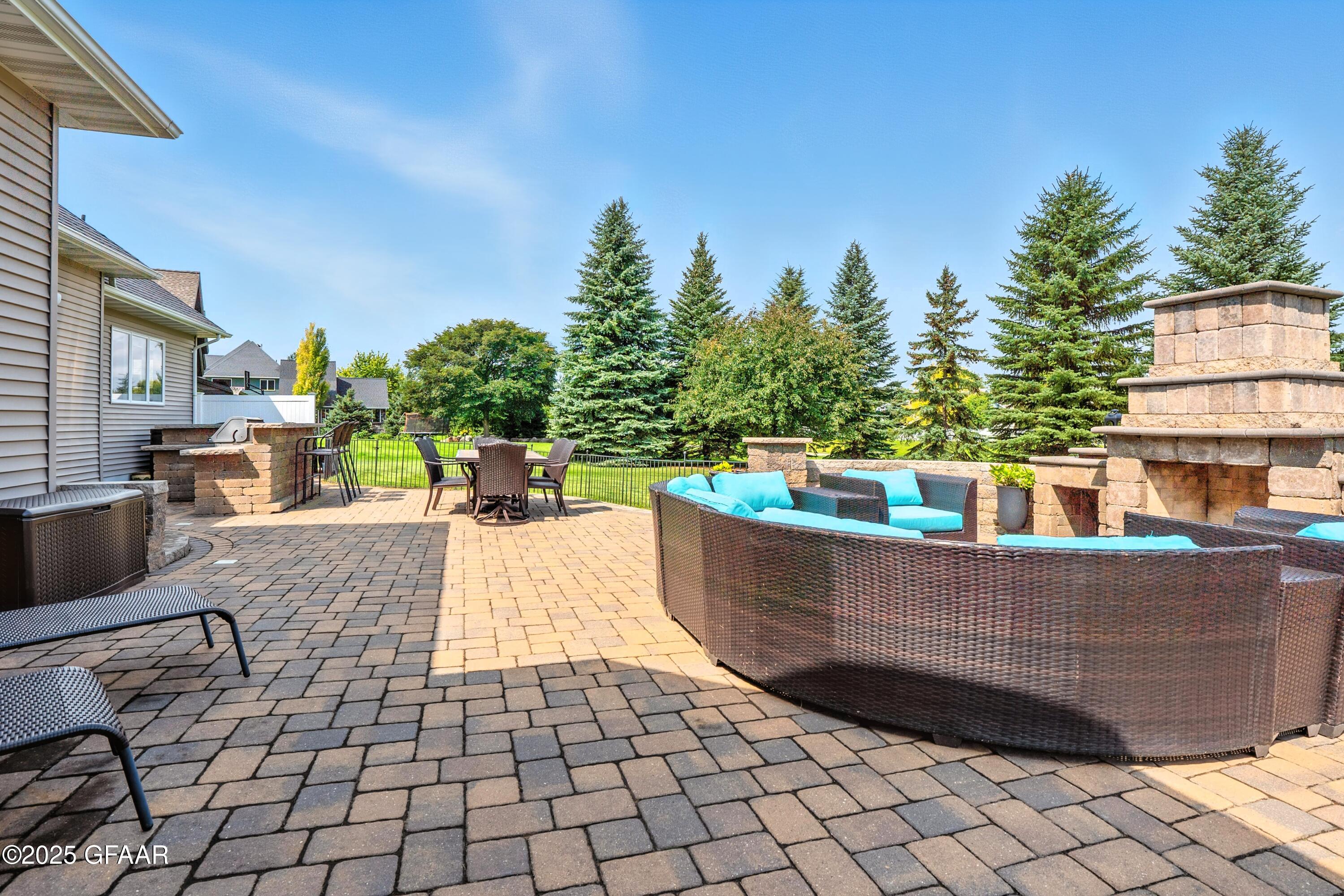 623 VINEYARD Drive