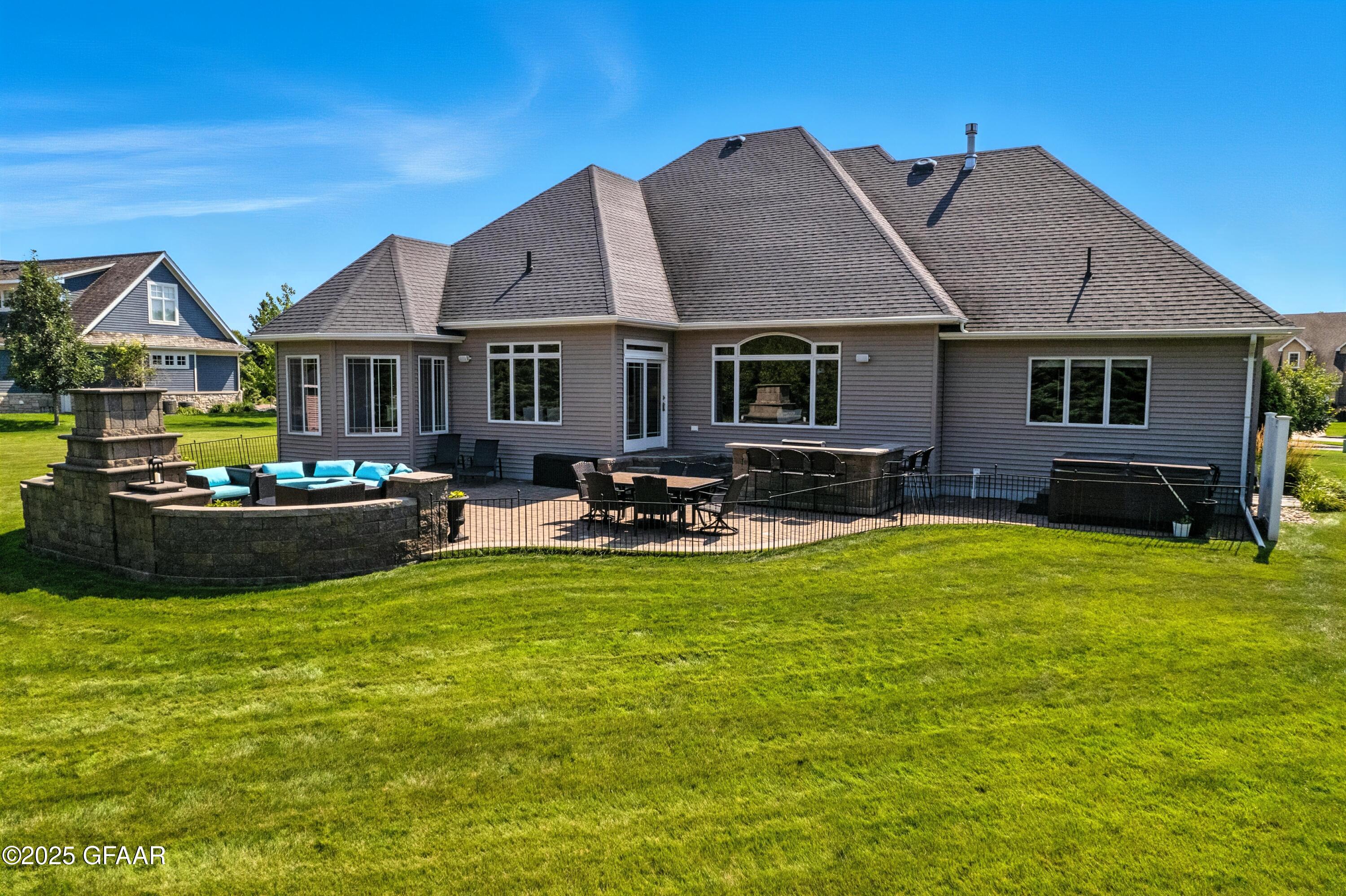 623 VINEYARD Drive