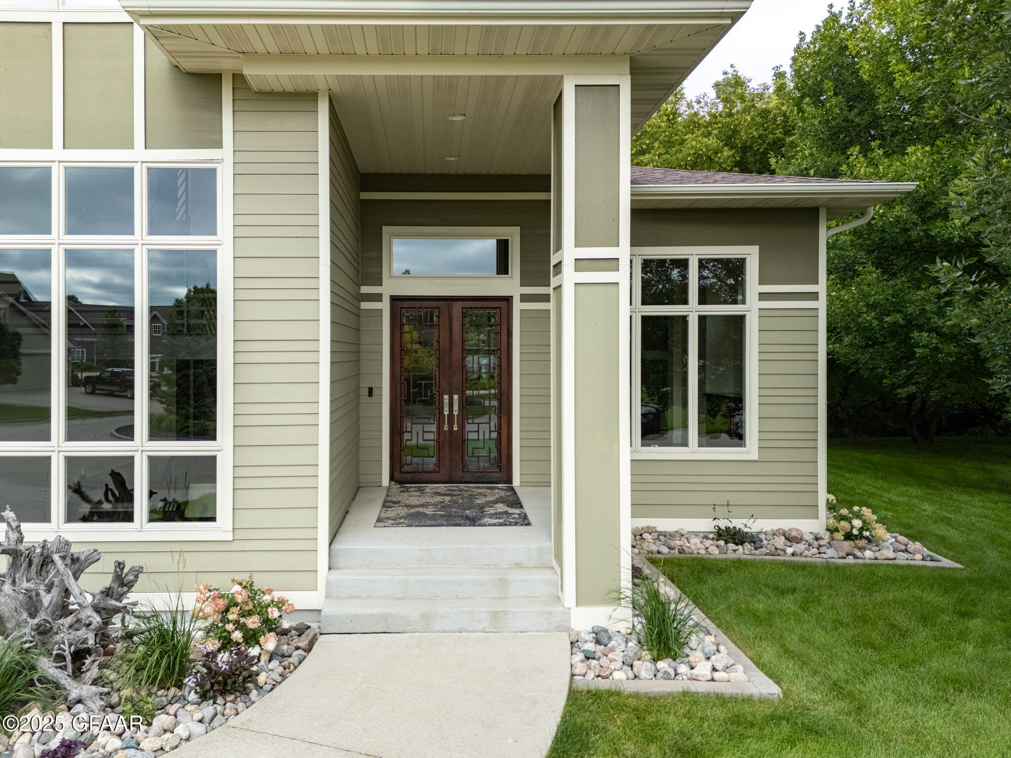 1759 LYDIA Circle