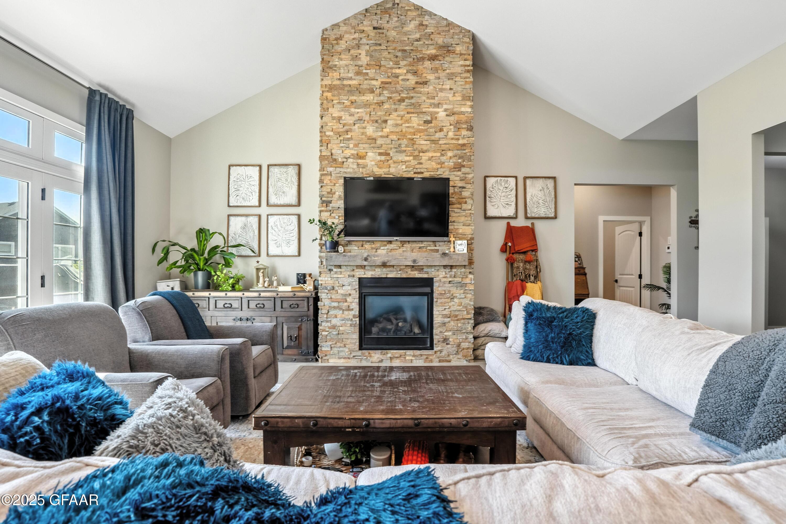 1542 ROSEBUD Circle