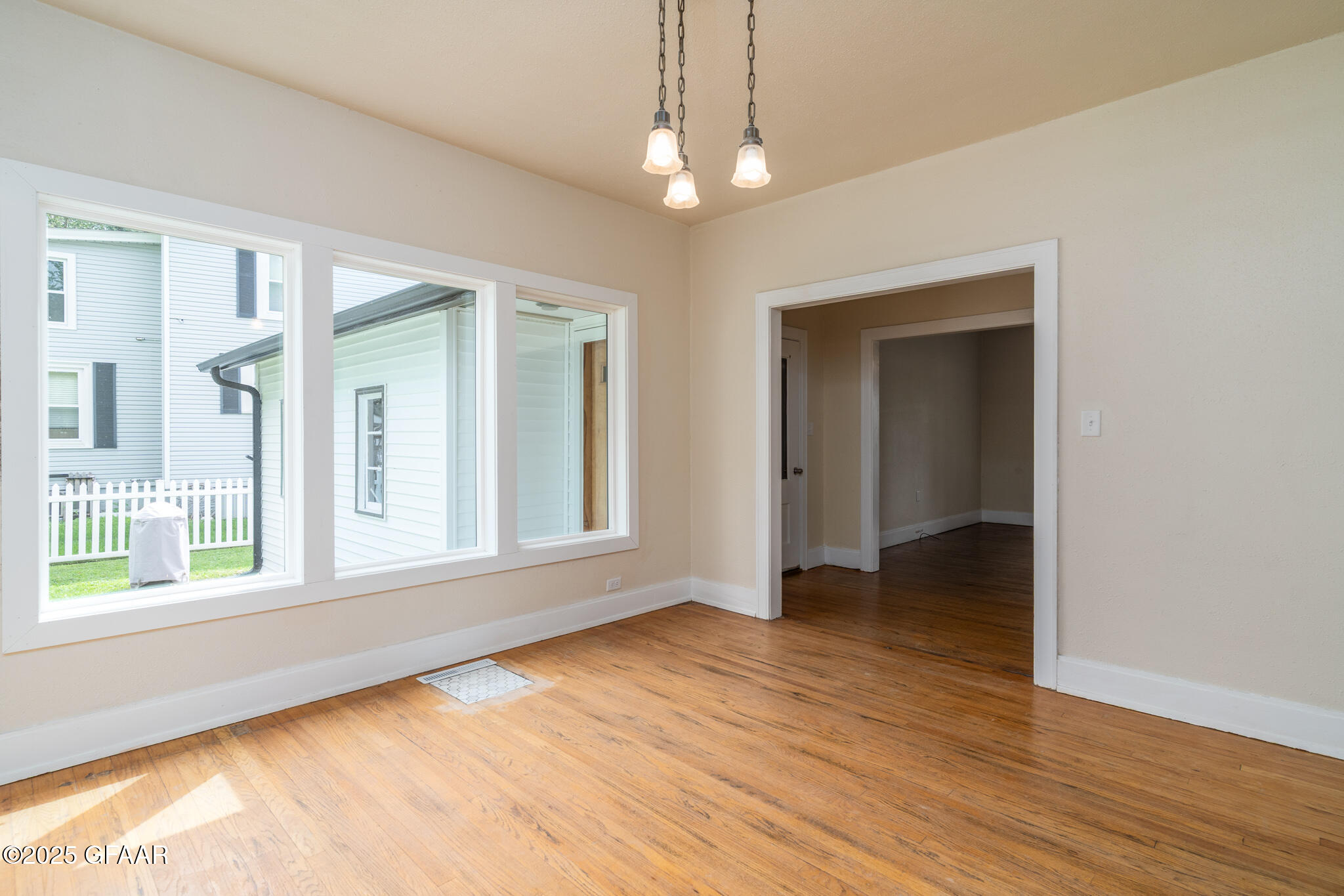 535 SUMMIT Avenue