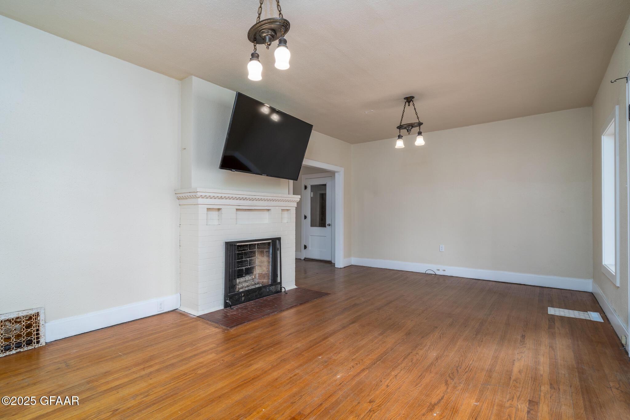 535 SUMMIT Avenue