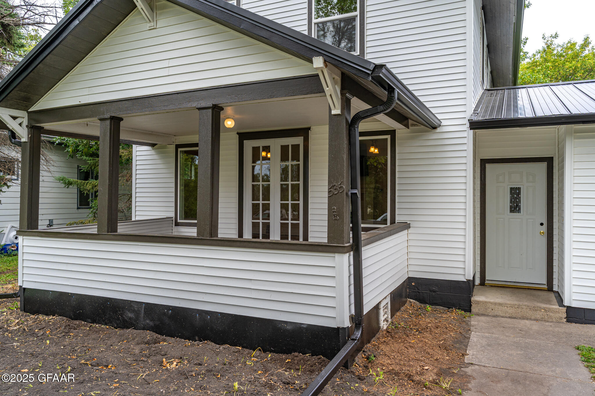 535 SUMMIT Avenue