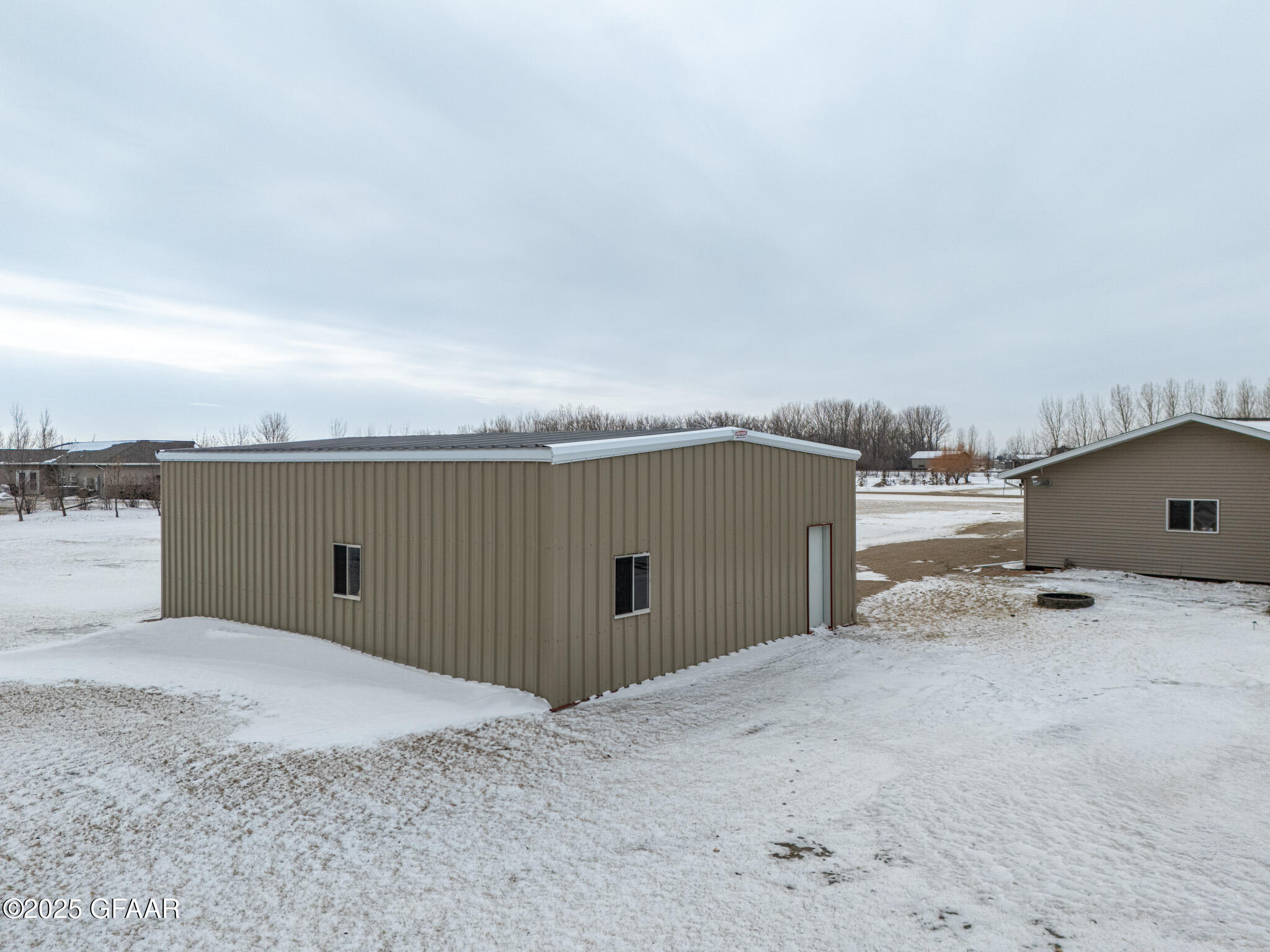 1064 ROBIN Road NE