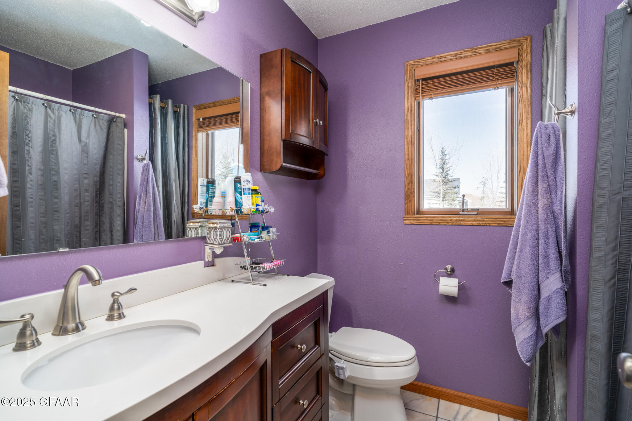 1064 ROBIN Road NE