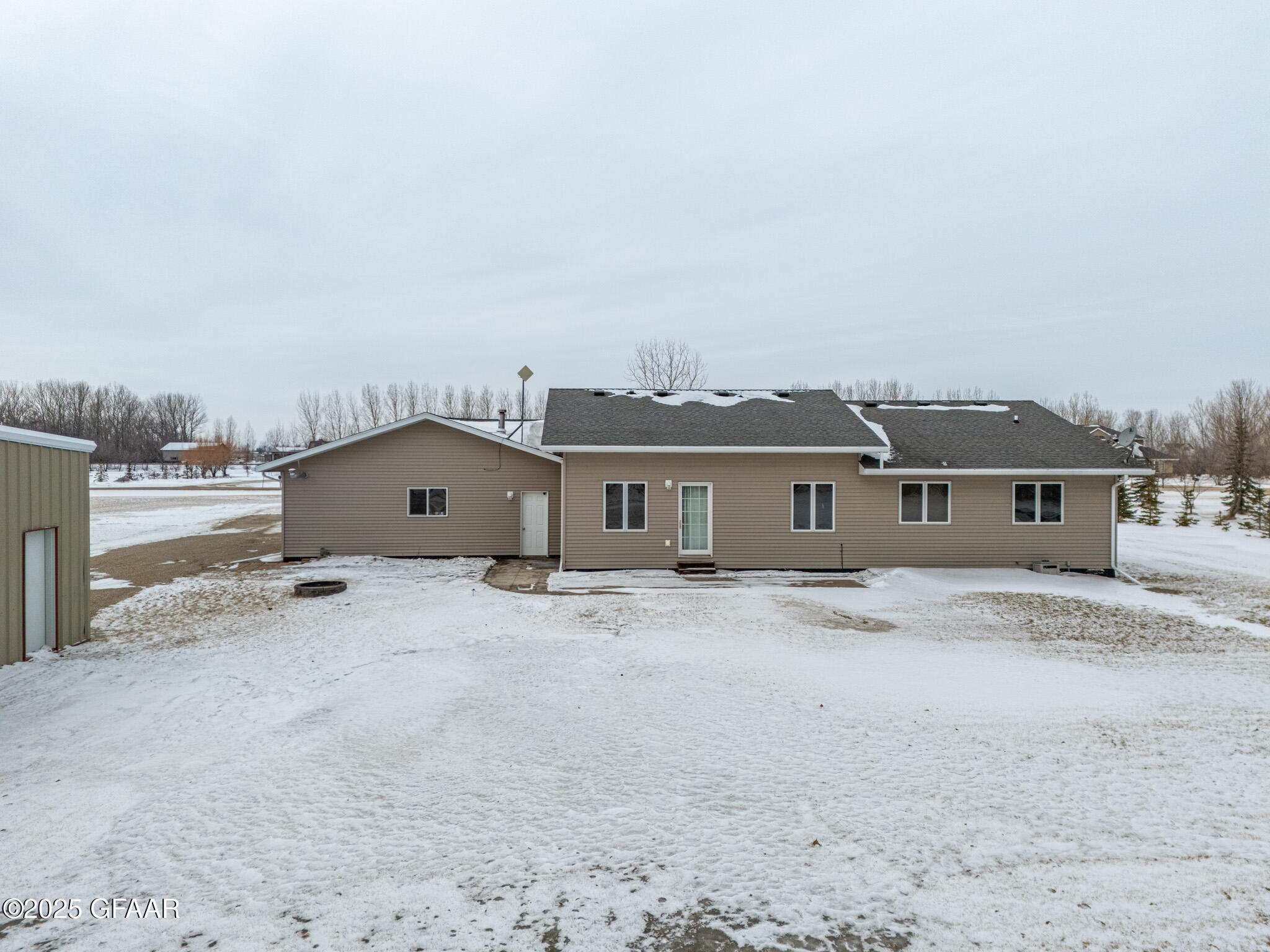 1064 ROBIN Road NE