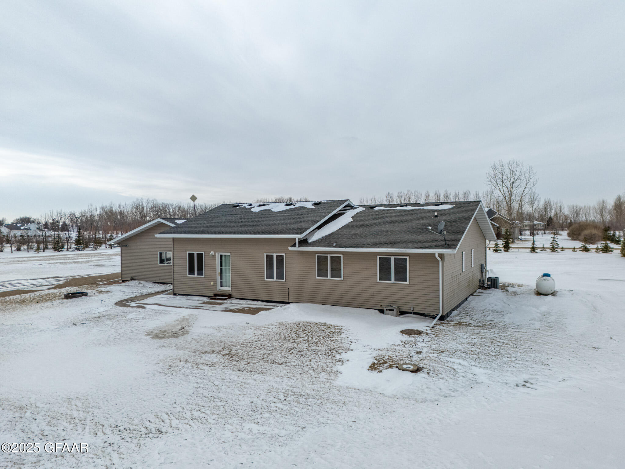 1064 ROBIN Road NE