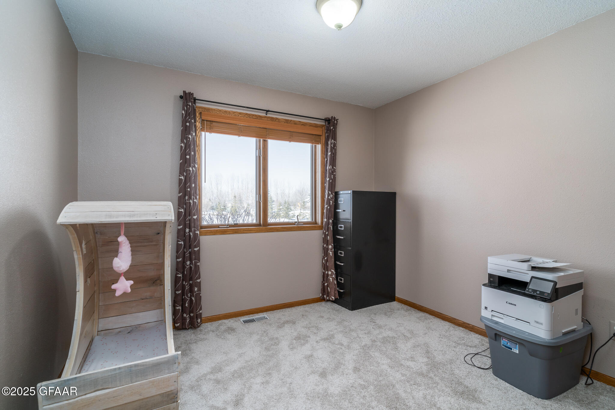 1064 ROBIN Road NE