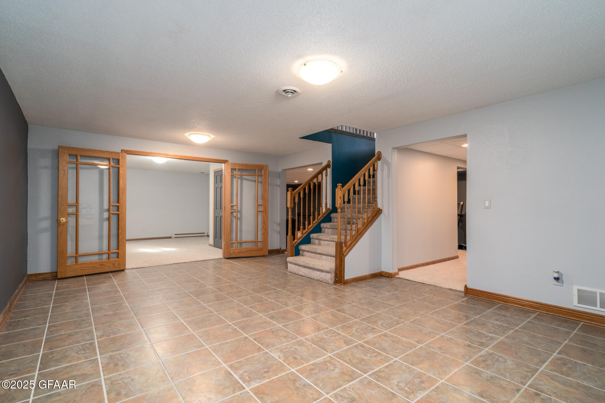 1064 ROBIN Road NE