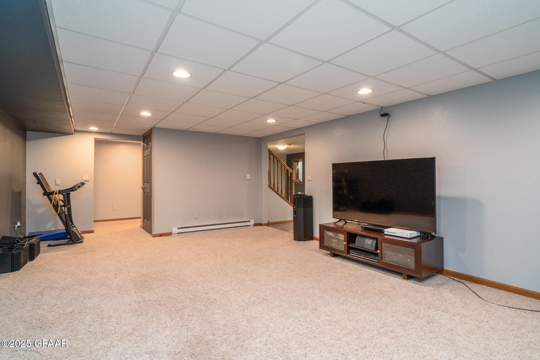 1064 ROBIN Road NE