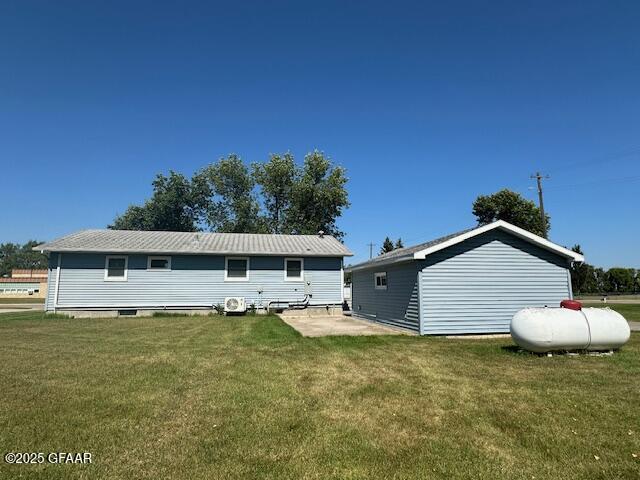 309 E Avenue E