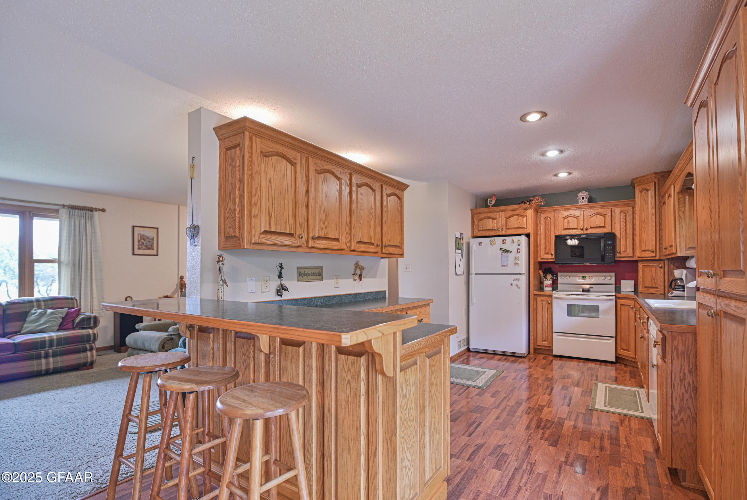 2075 17TH Street NE