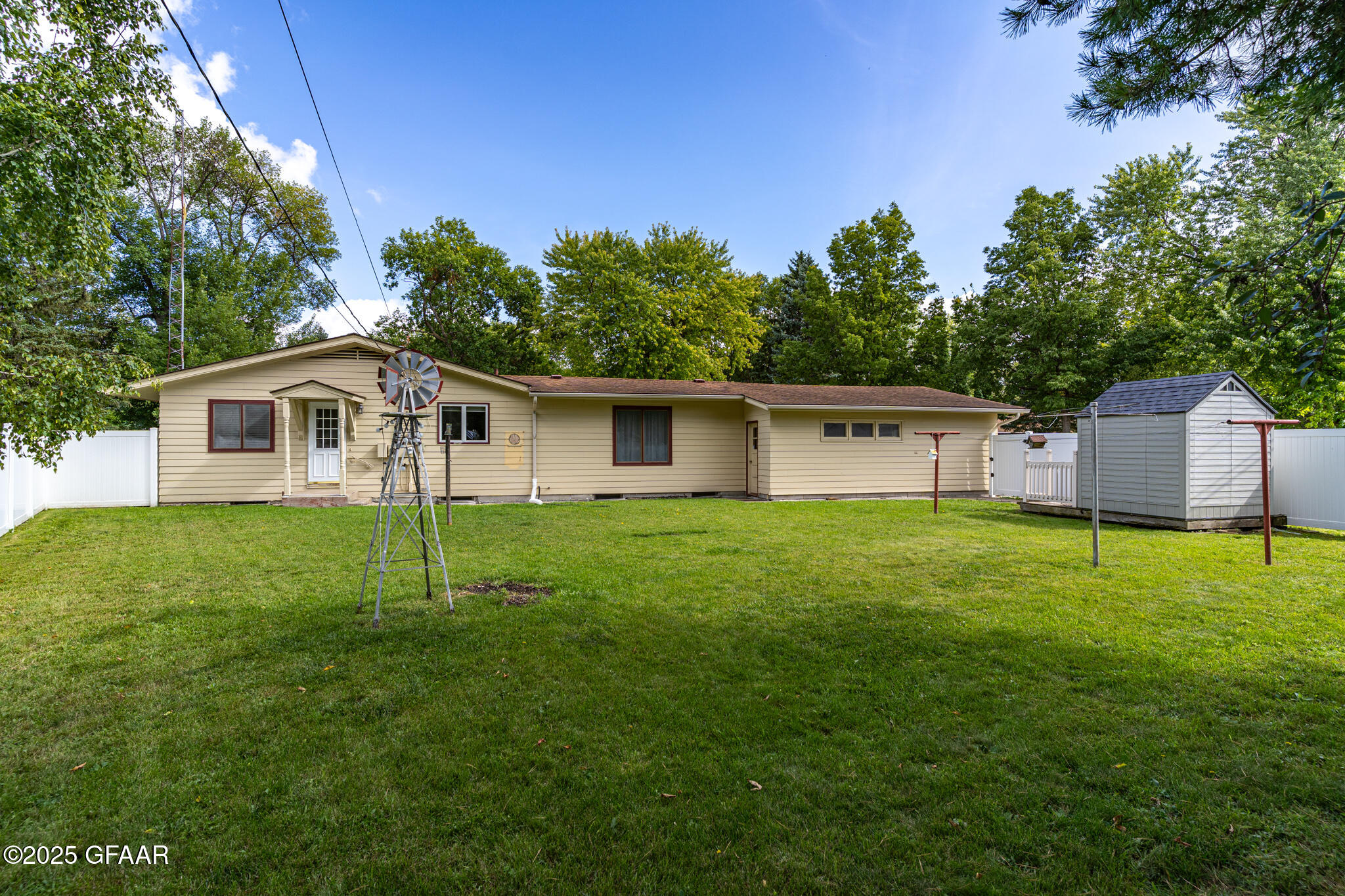 2618 CHESTNUT Street