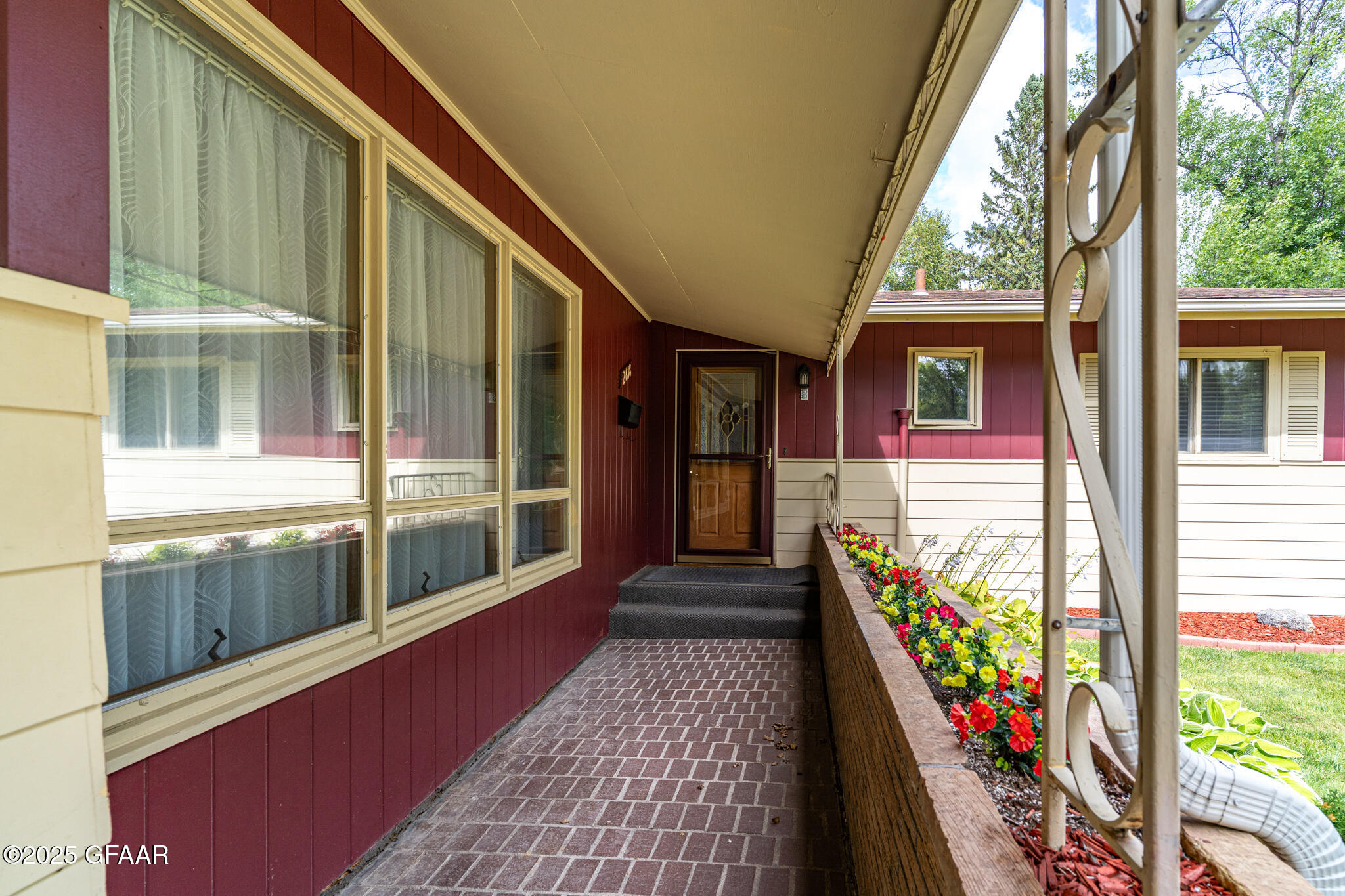 2618 CHESTNUT Street