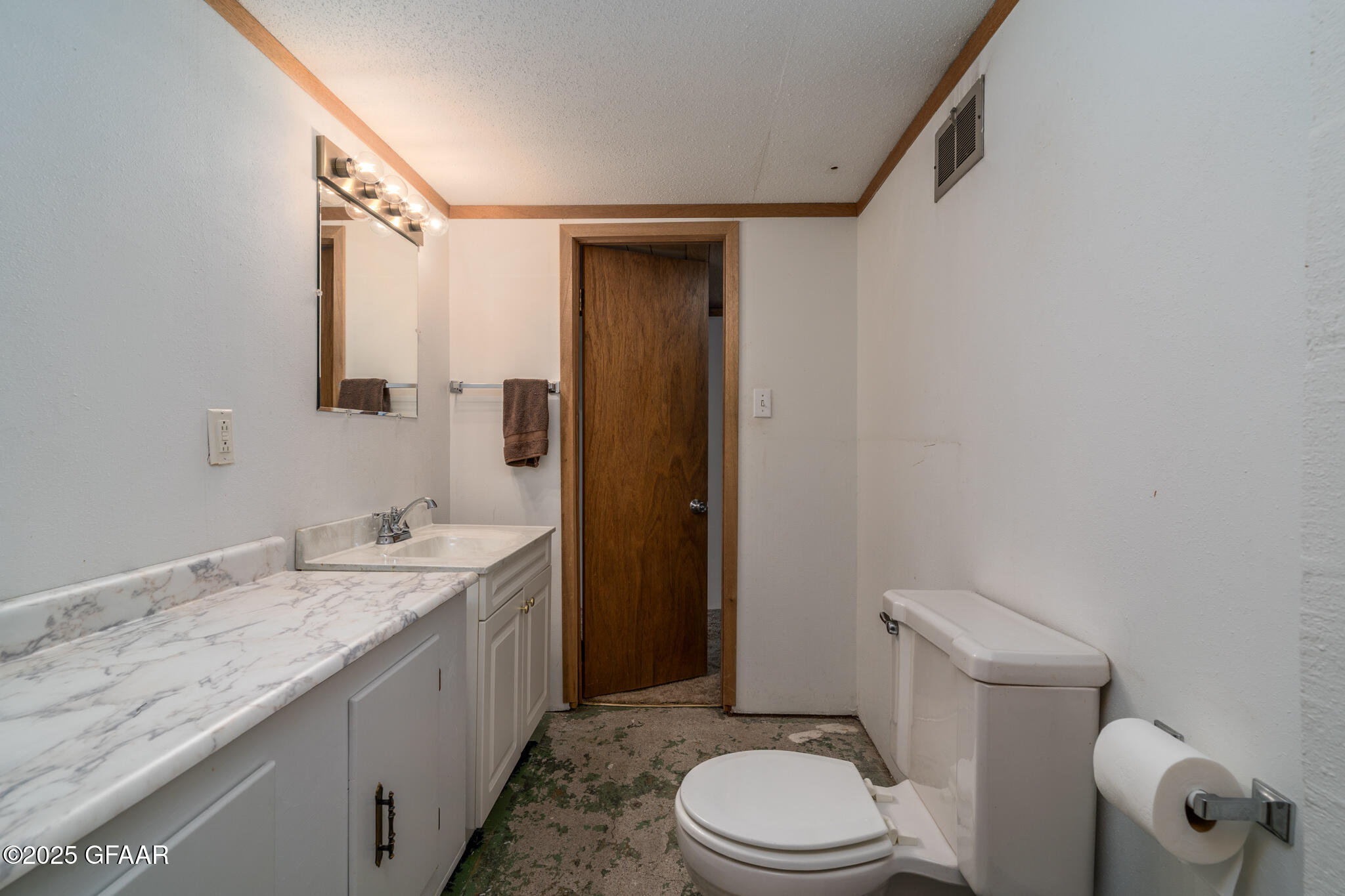 2618 CHESTNUT Street