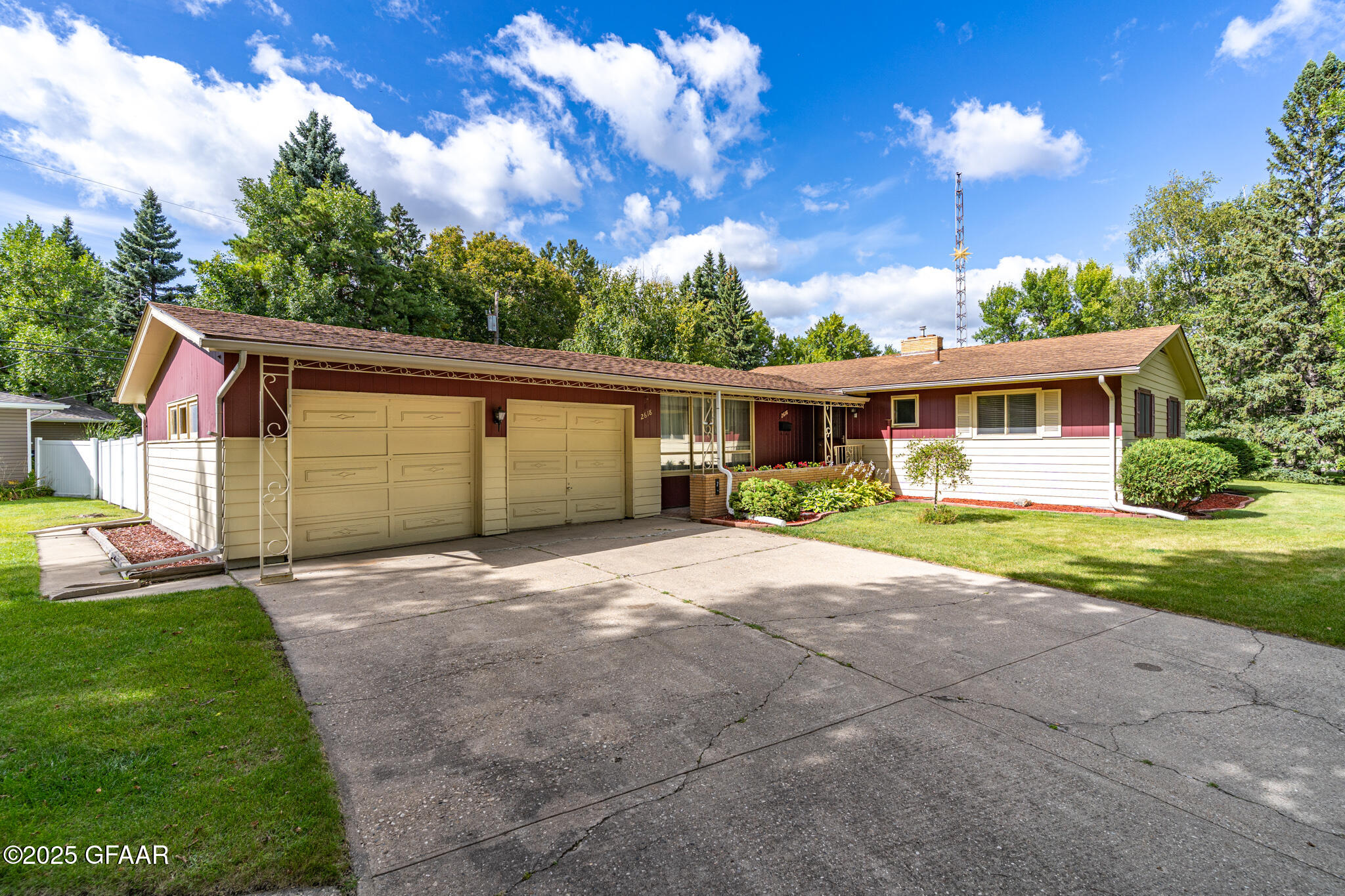 2618 CHESTNUT Street