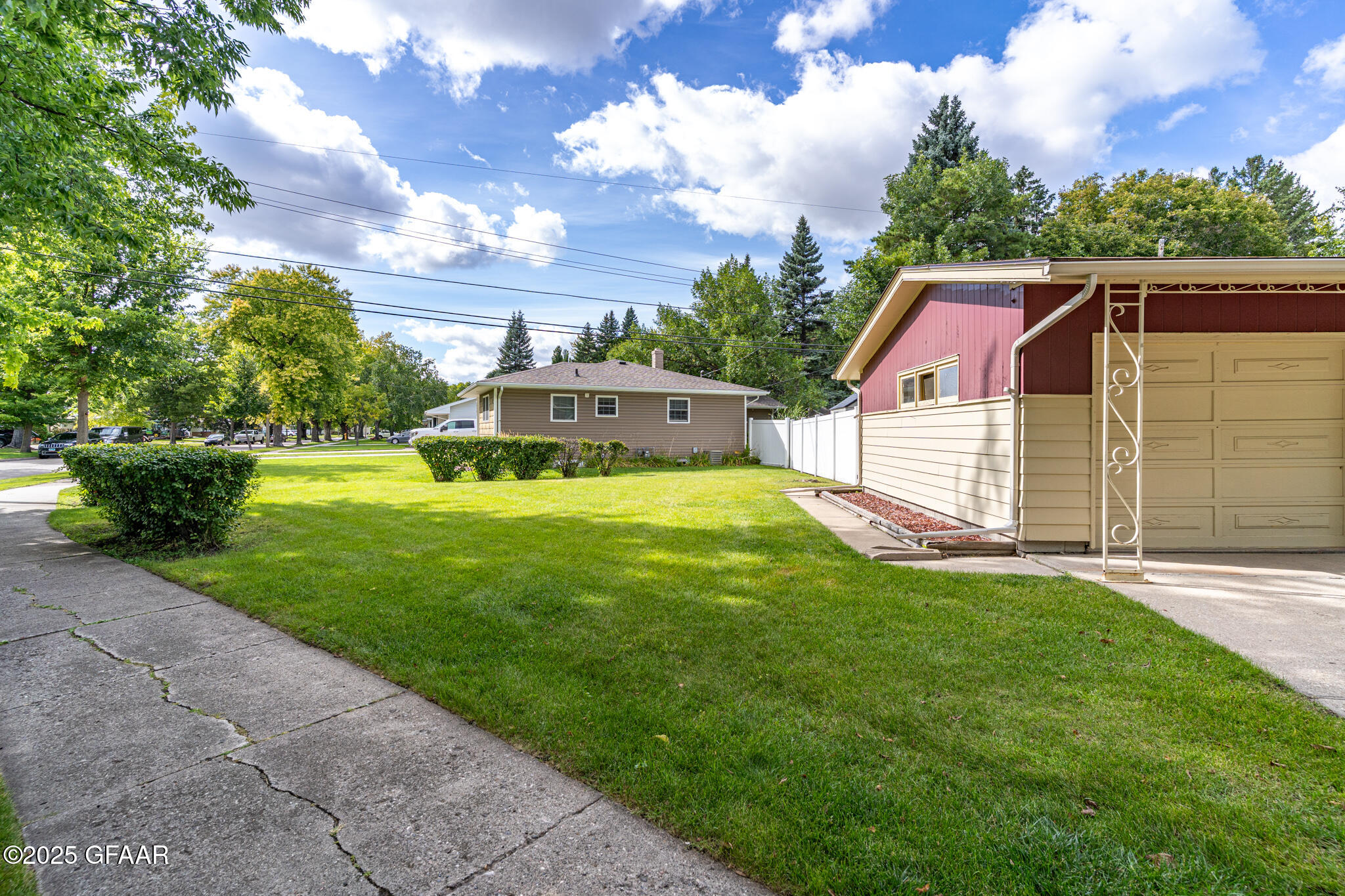 2618 CHESTNUT Street