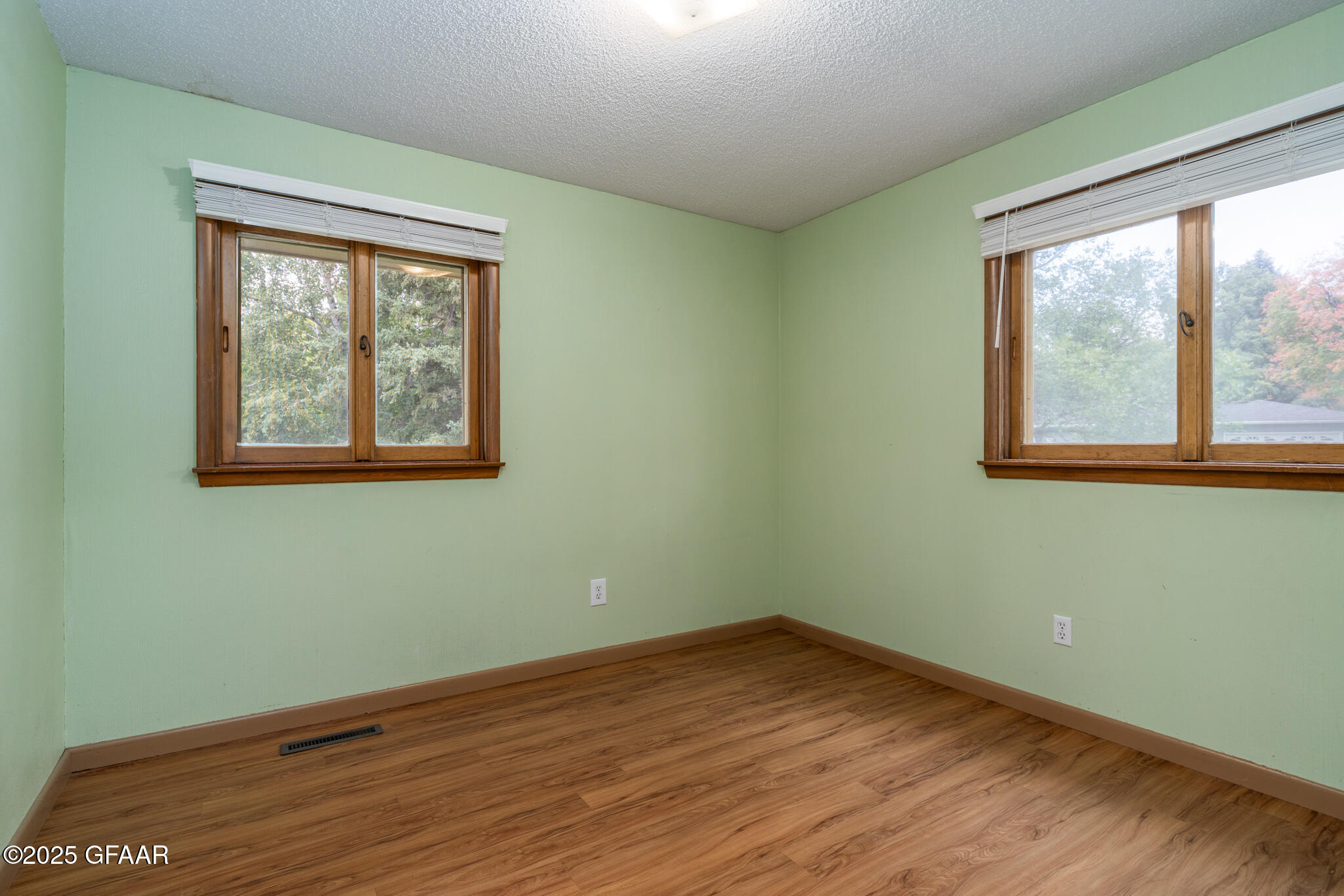 2618 CHESTNUT Street