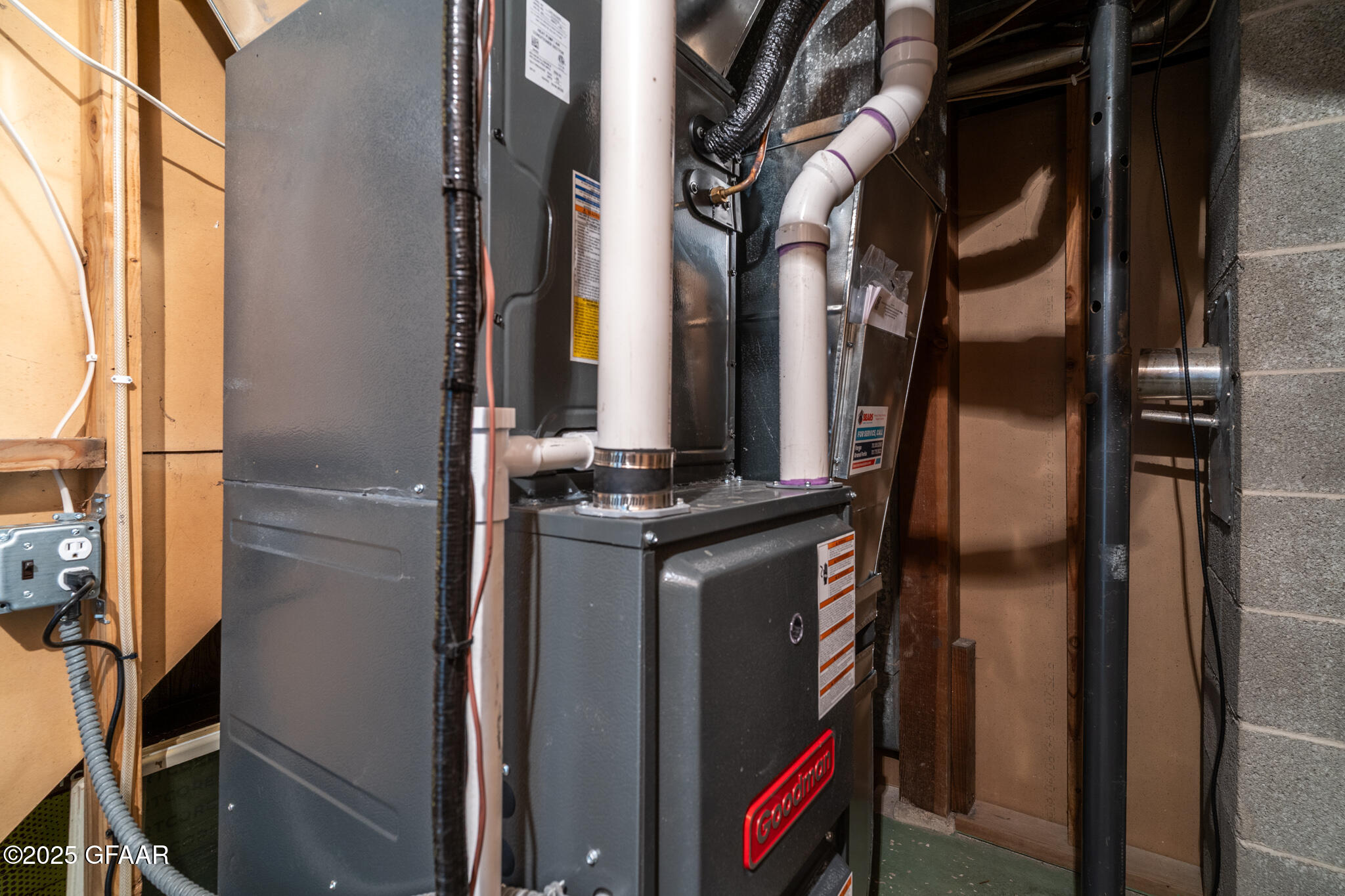 2618 CHESTNUT Street