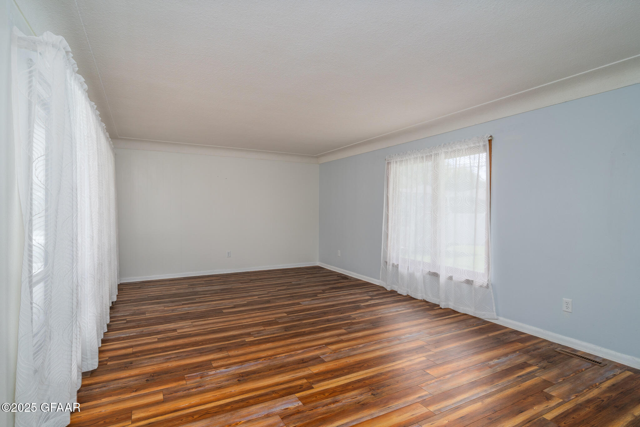 2618 CHESTNUT Street