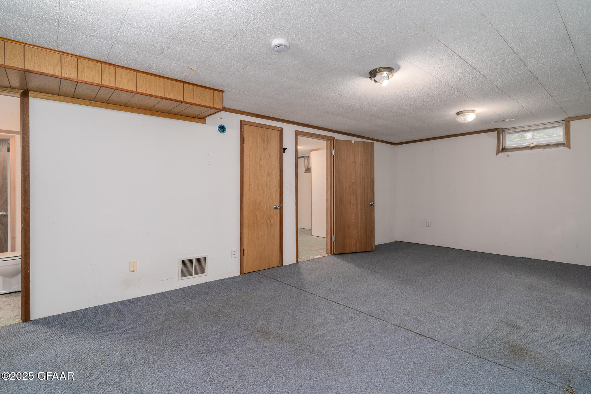 2618 CHESTNUT Street