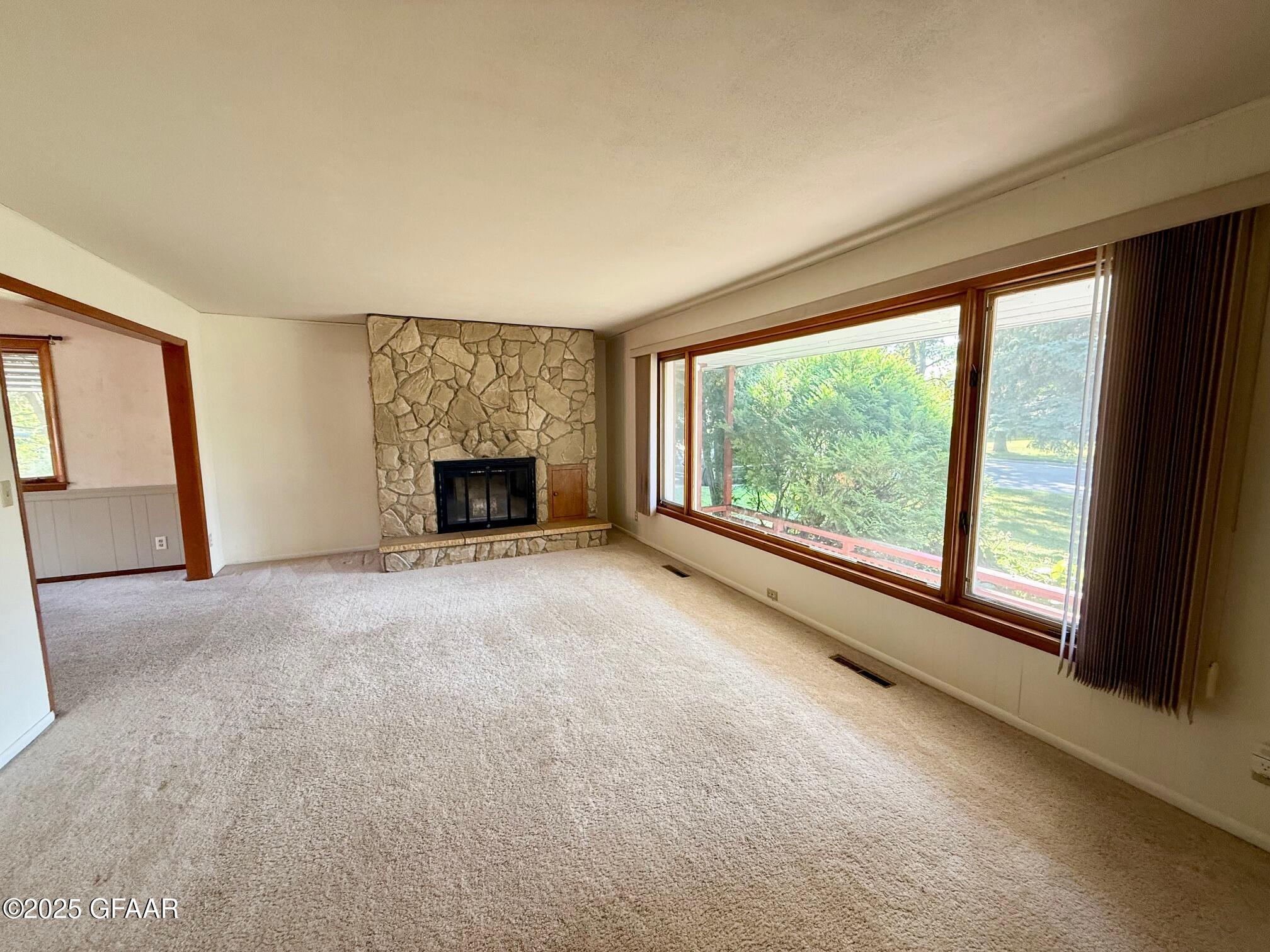 1010 ARNOLD Avenue N