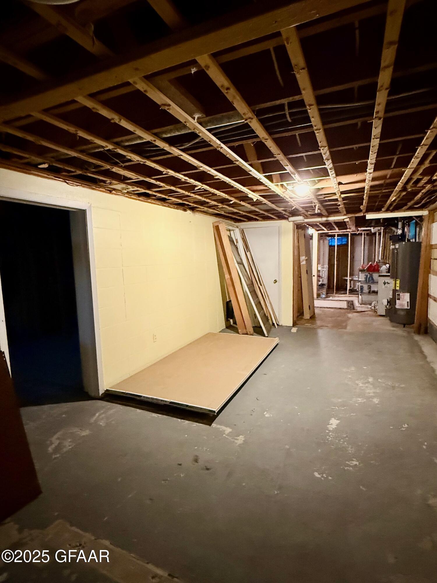 1010 ARNOLD Avenue N