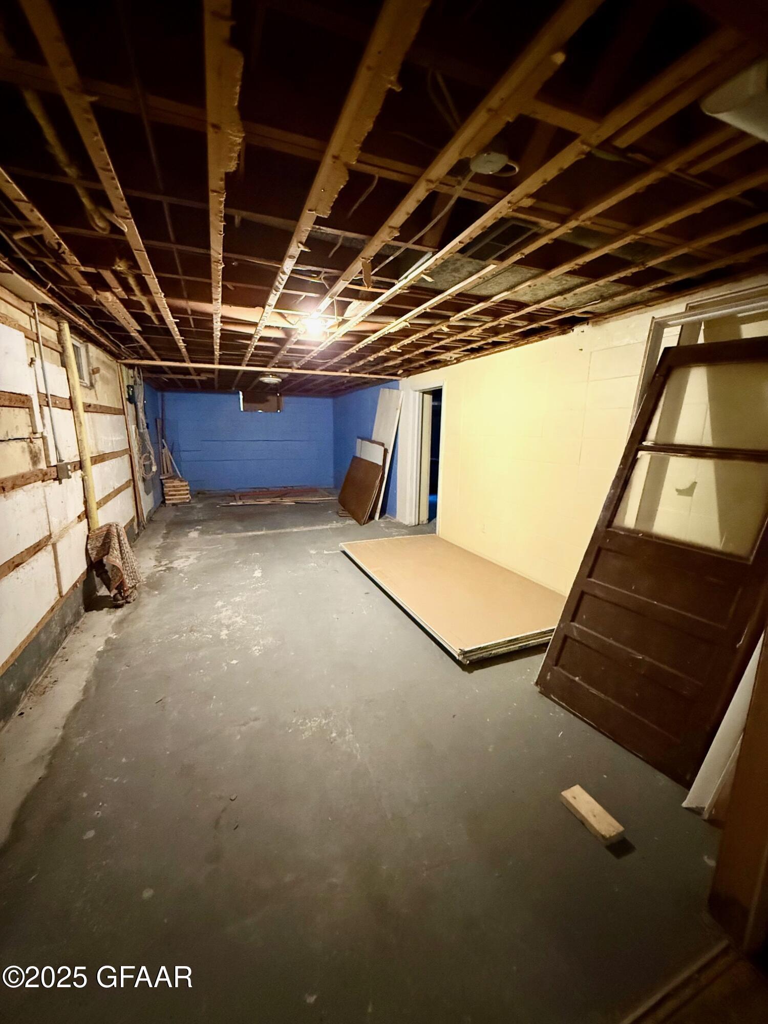 1010 ARNOLD Avenue N