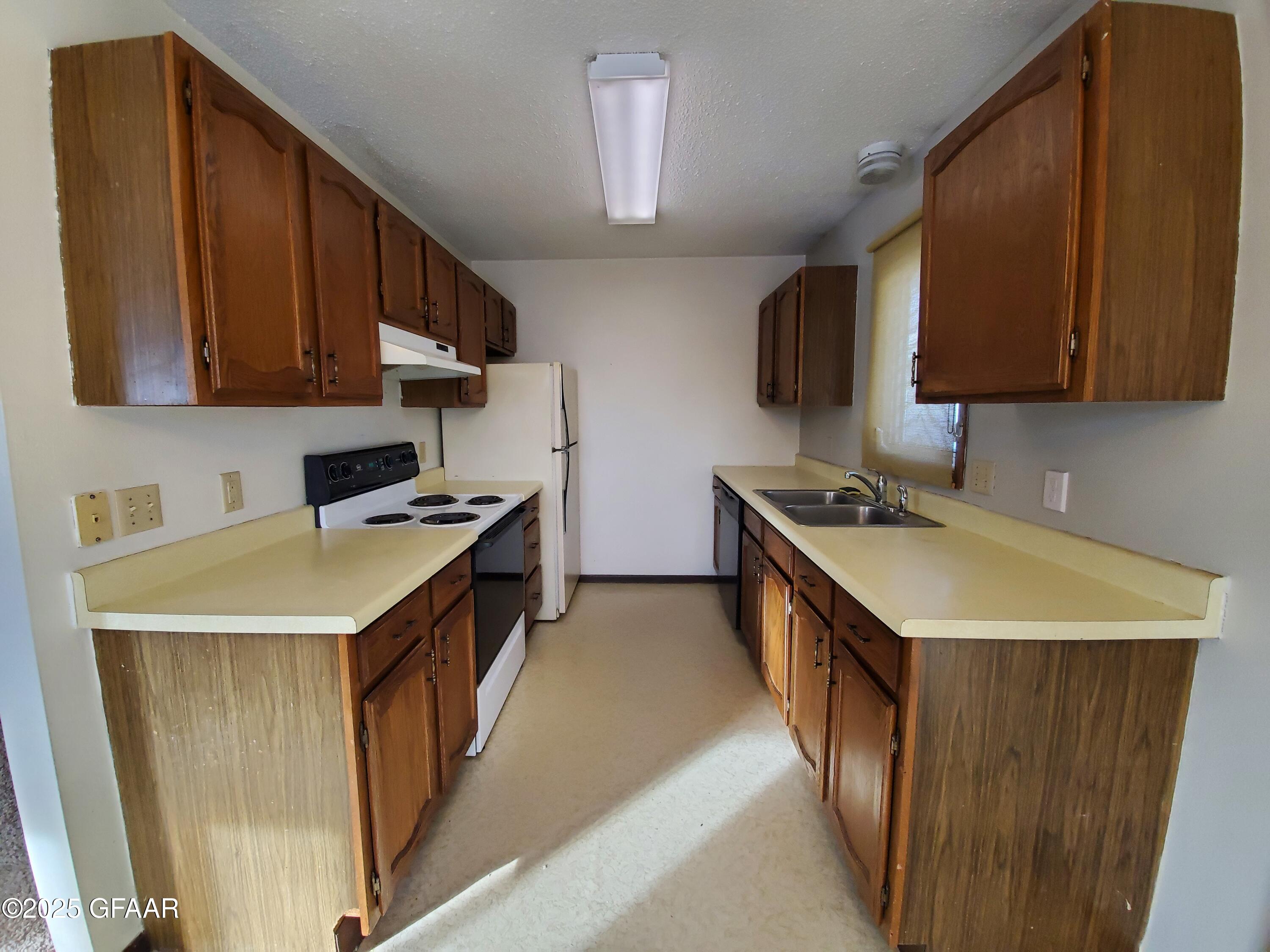 716 GREAT PLAINS Court