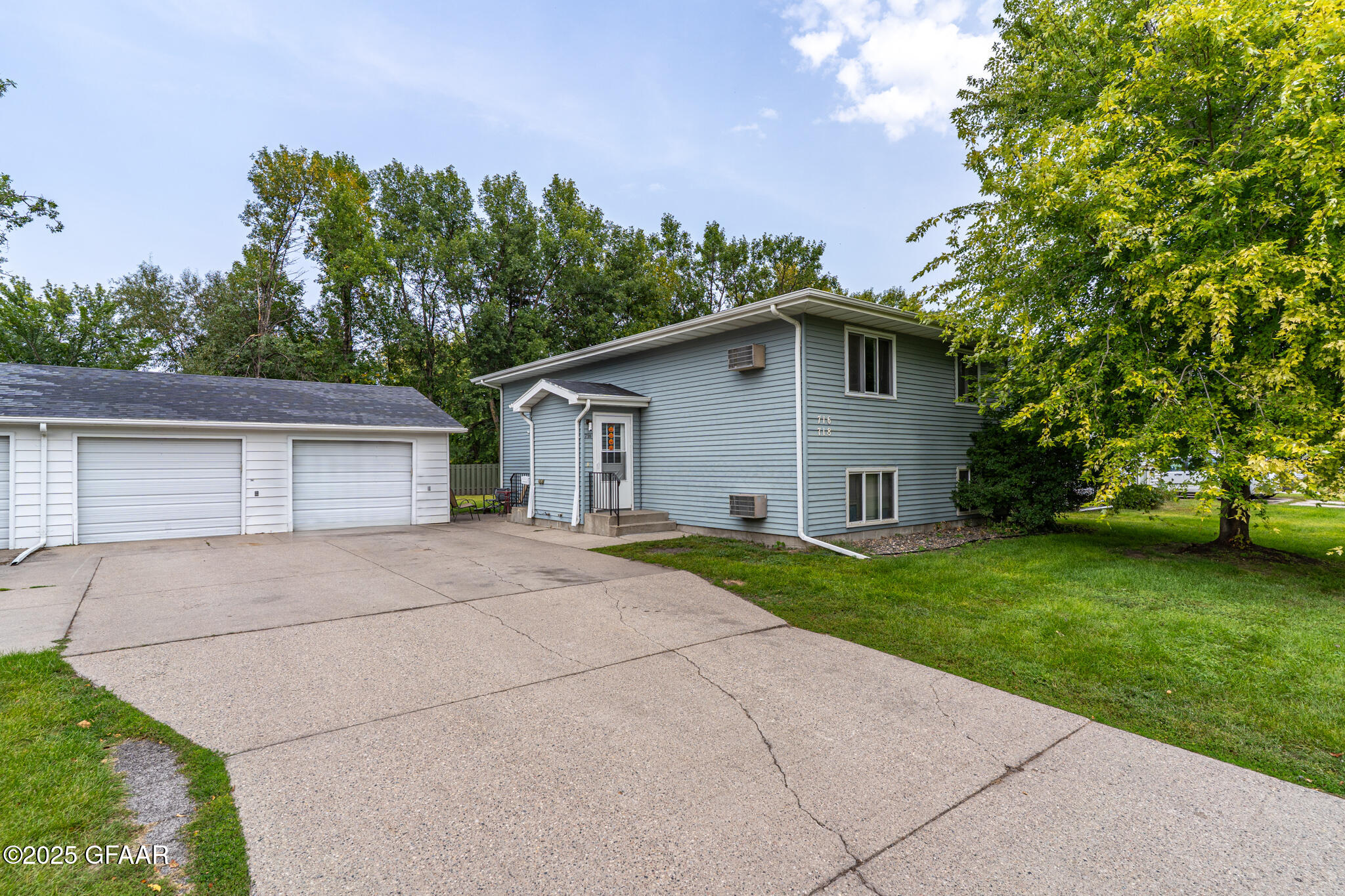 716 GREAT PLAINS Court