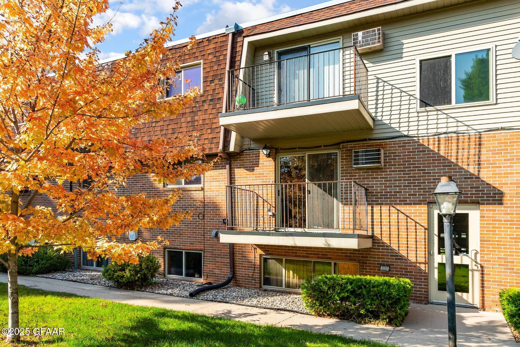 1707 21ST Avenue S, 211