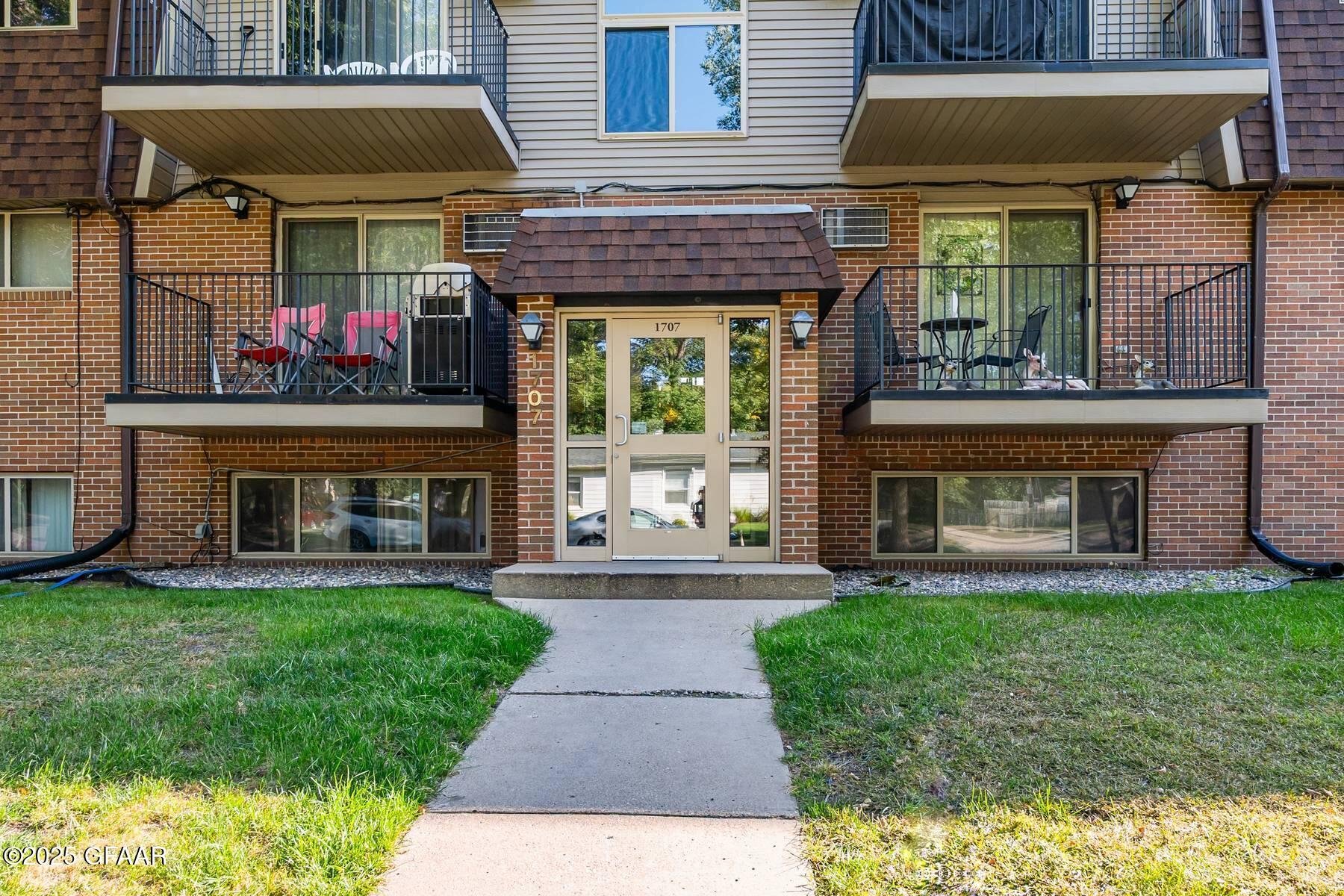 1707 21ST Avenue S, 211