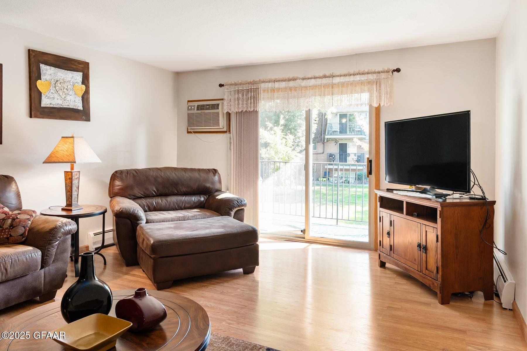 1707 21ST Avenue S, 211