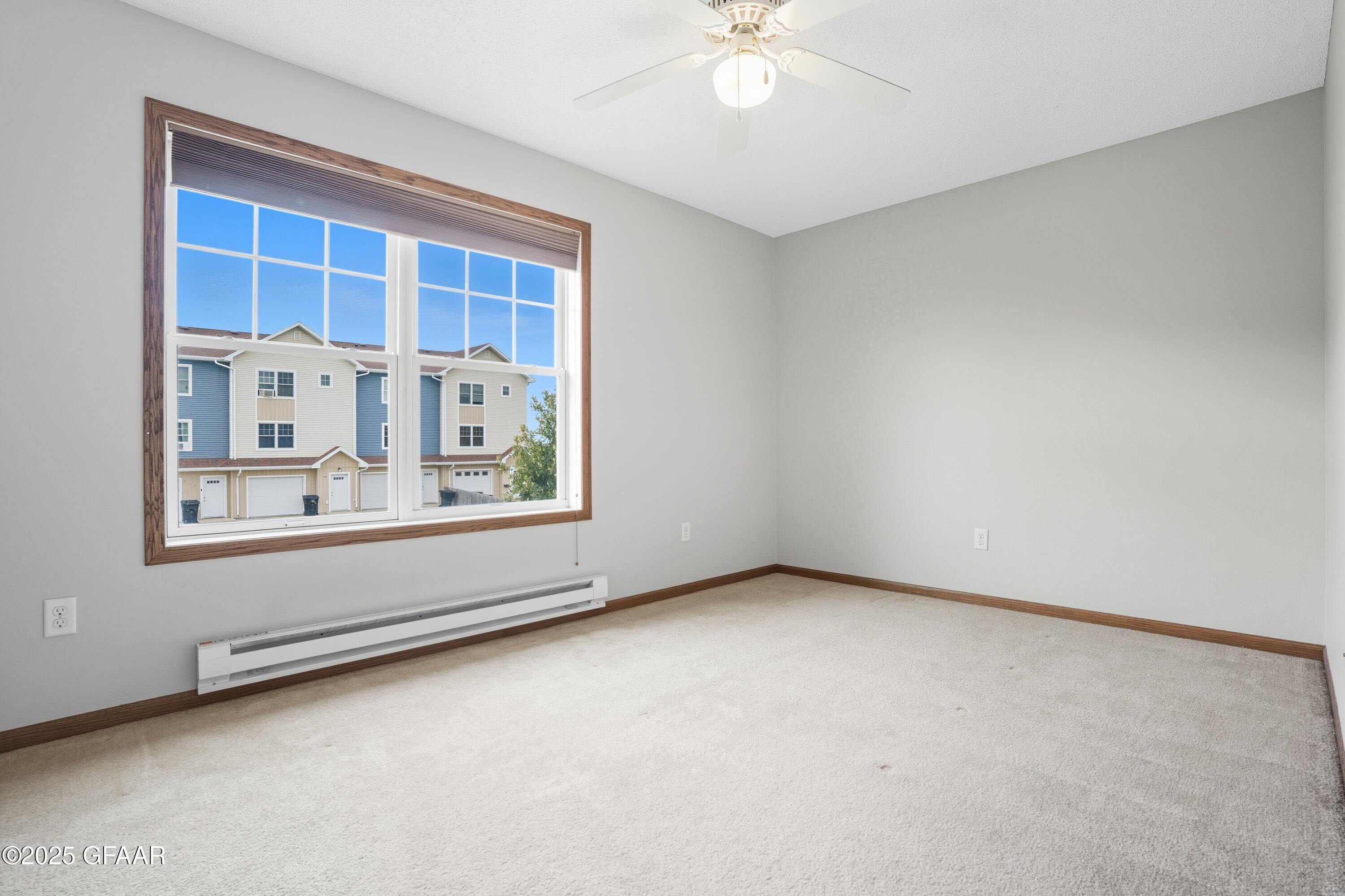 716 PROMENADE Court