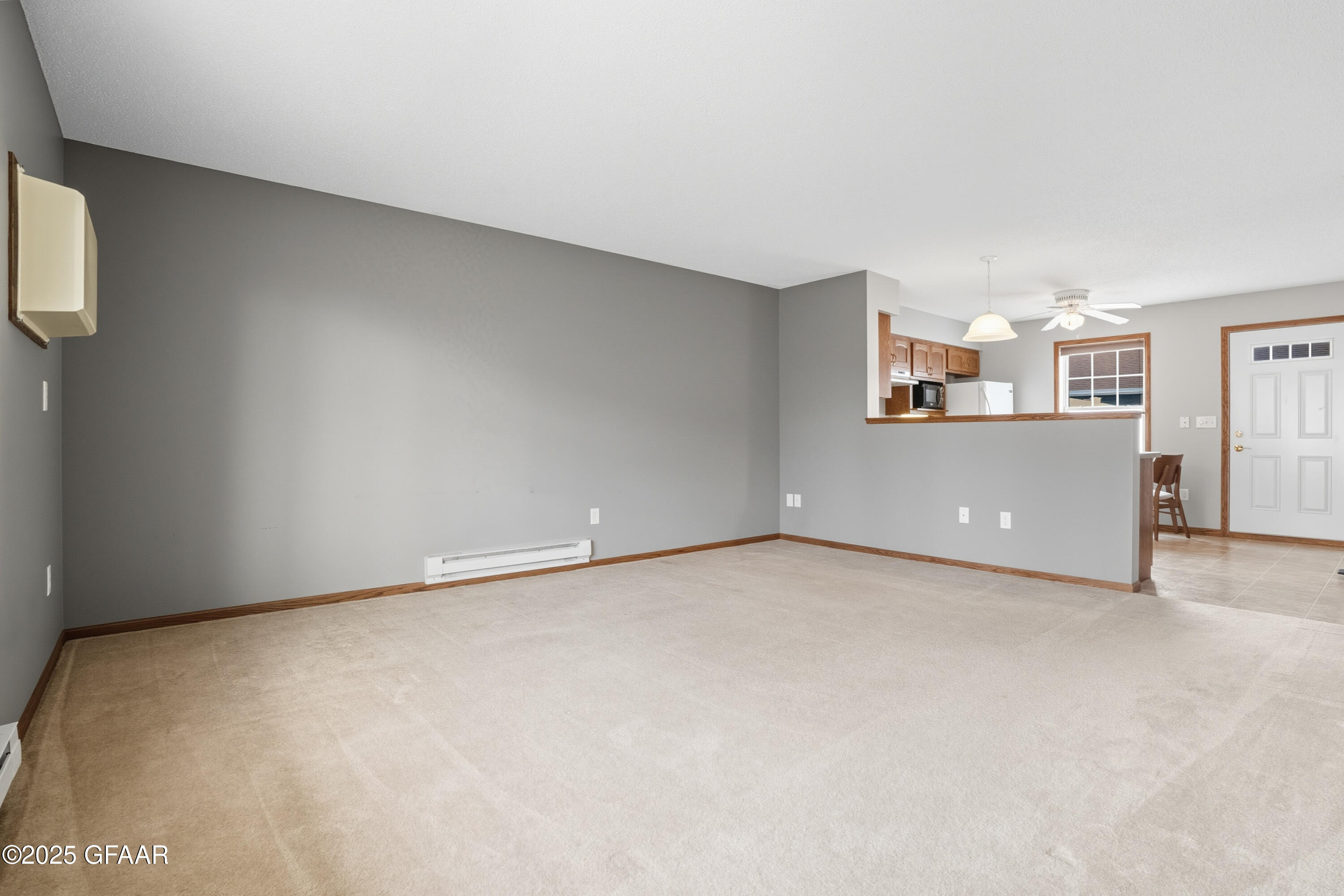 716 PROMENADE Court
