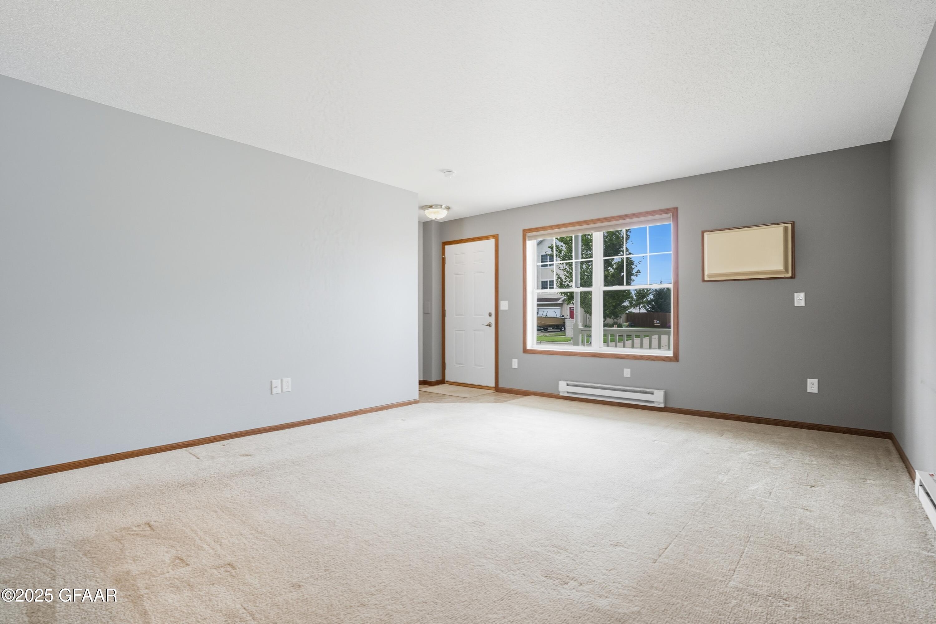 716 PROMENADE Court