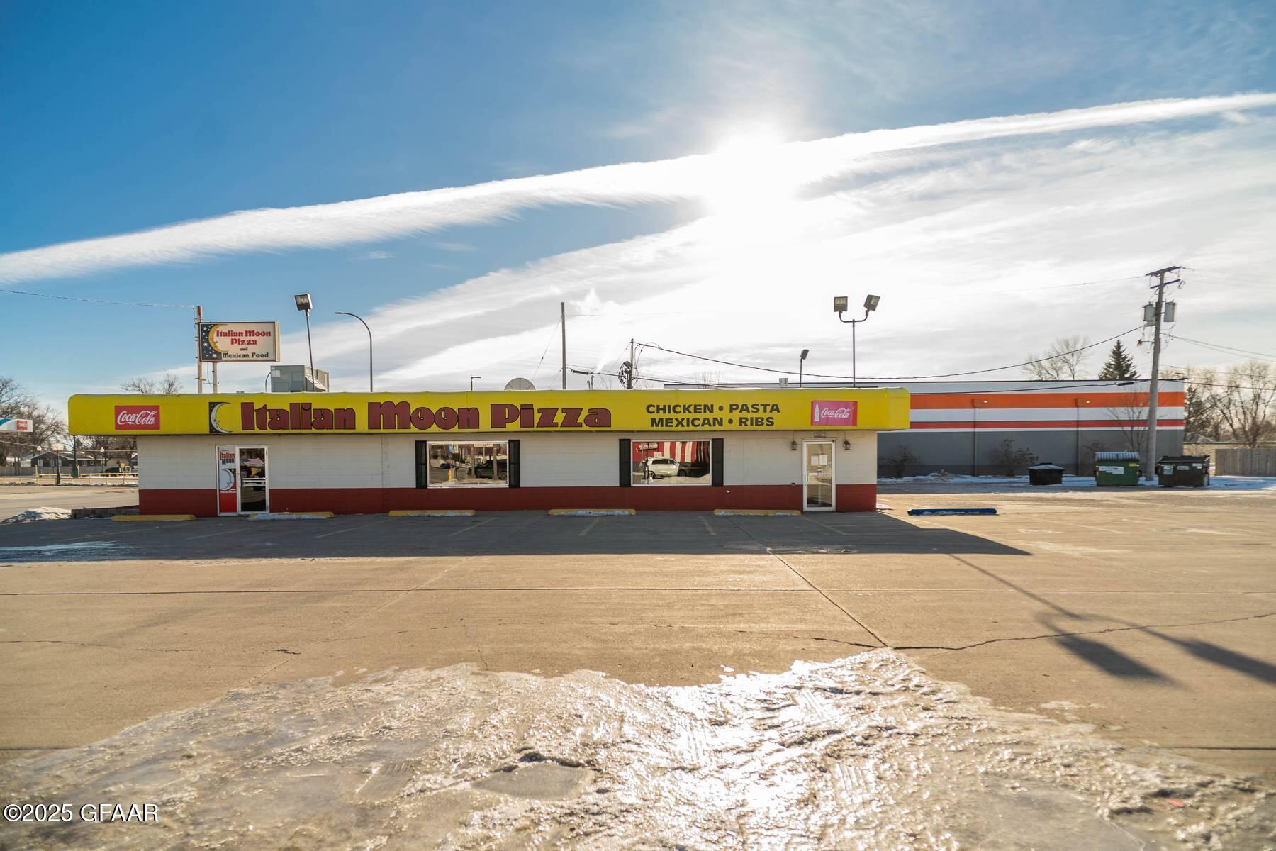 810 WASHINGTON Street S