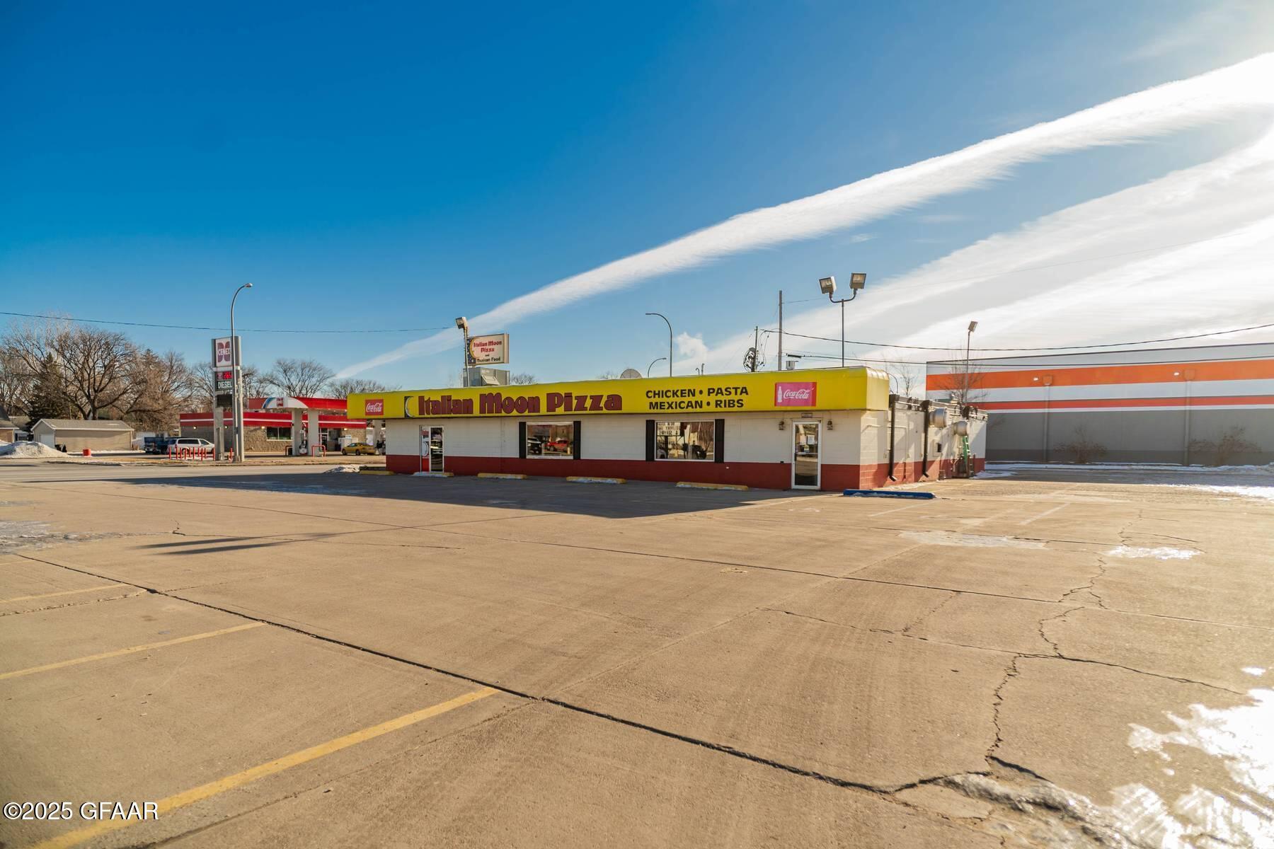 810 WASHINGTON Street S