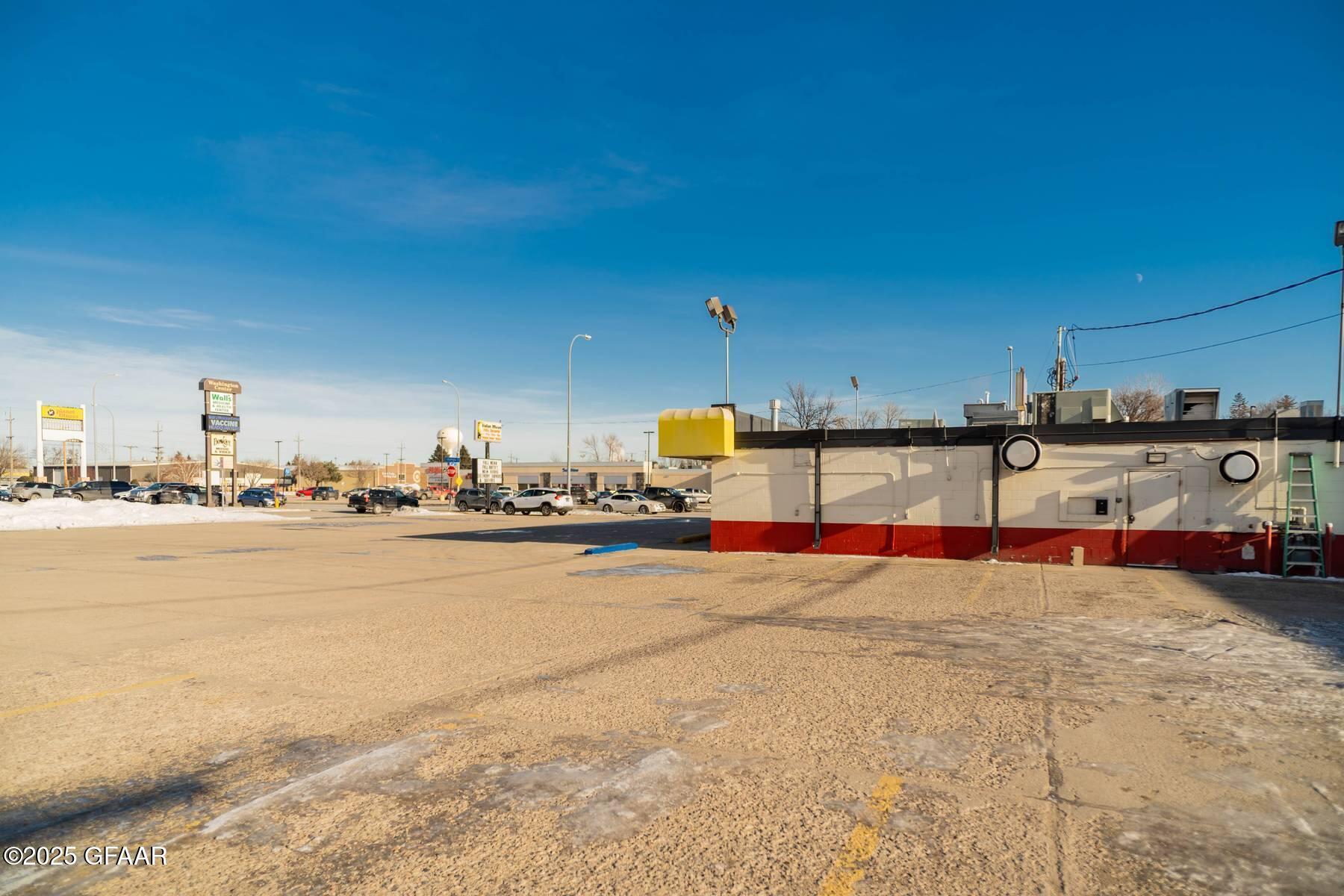 810 WASHINGTON Street S