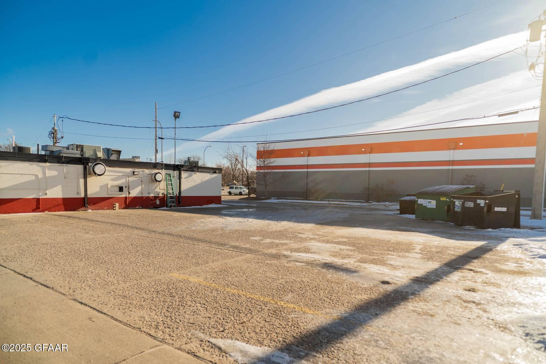 810 WASHINGTON Street S